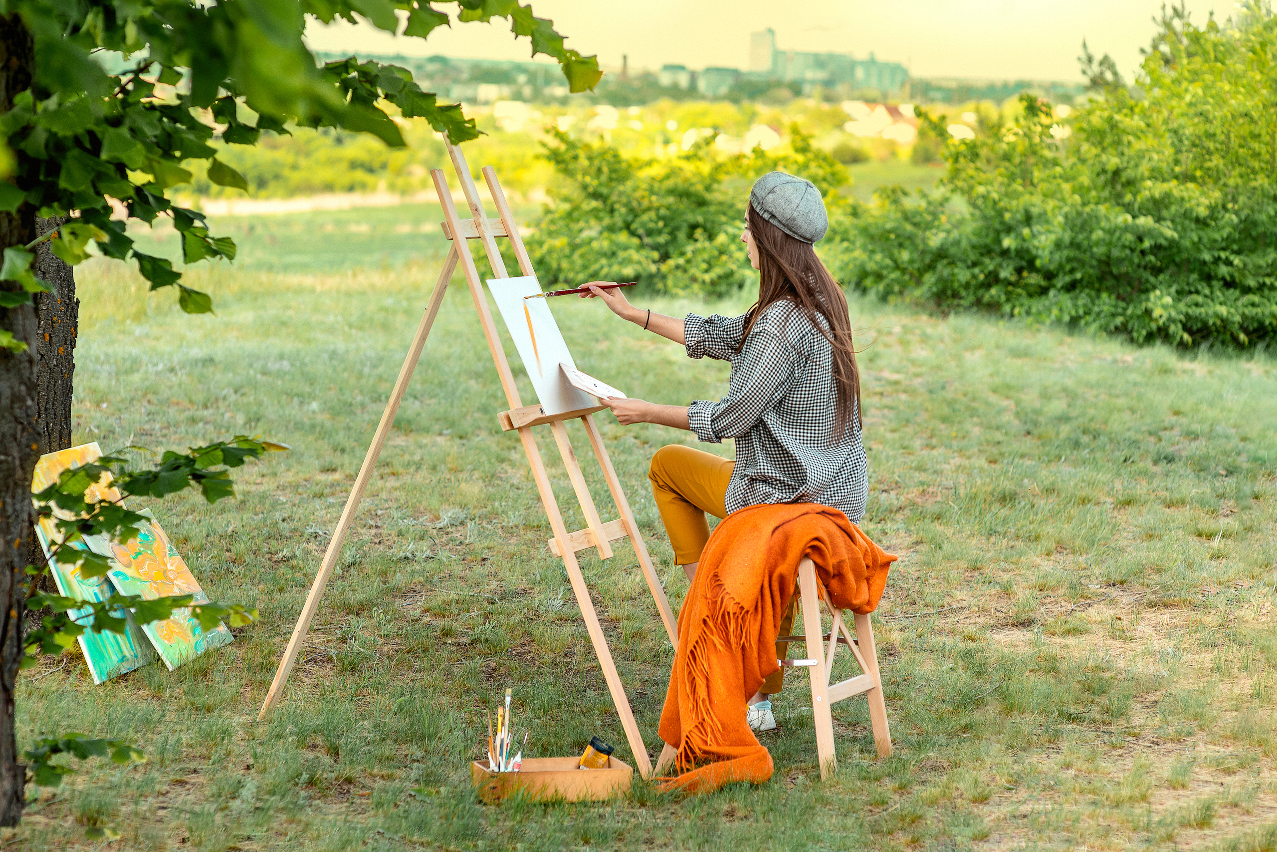 Съемка девушки с мольбертом. Семейный и детский фотограф Наталья Горда
