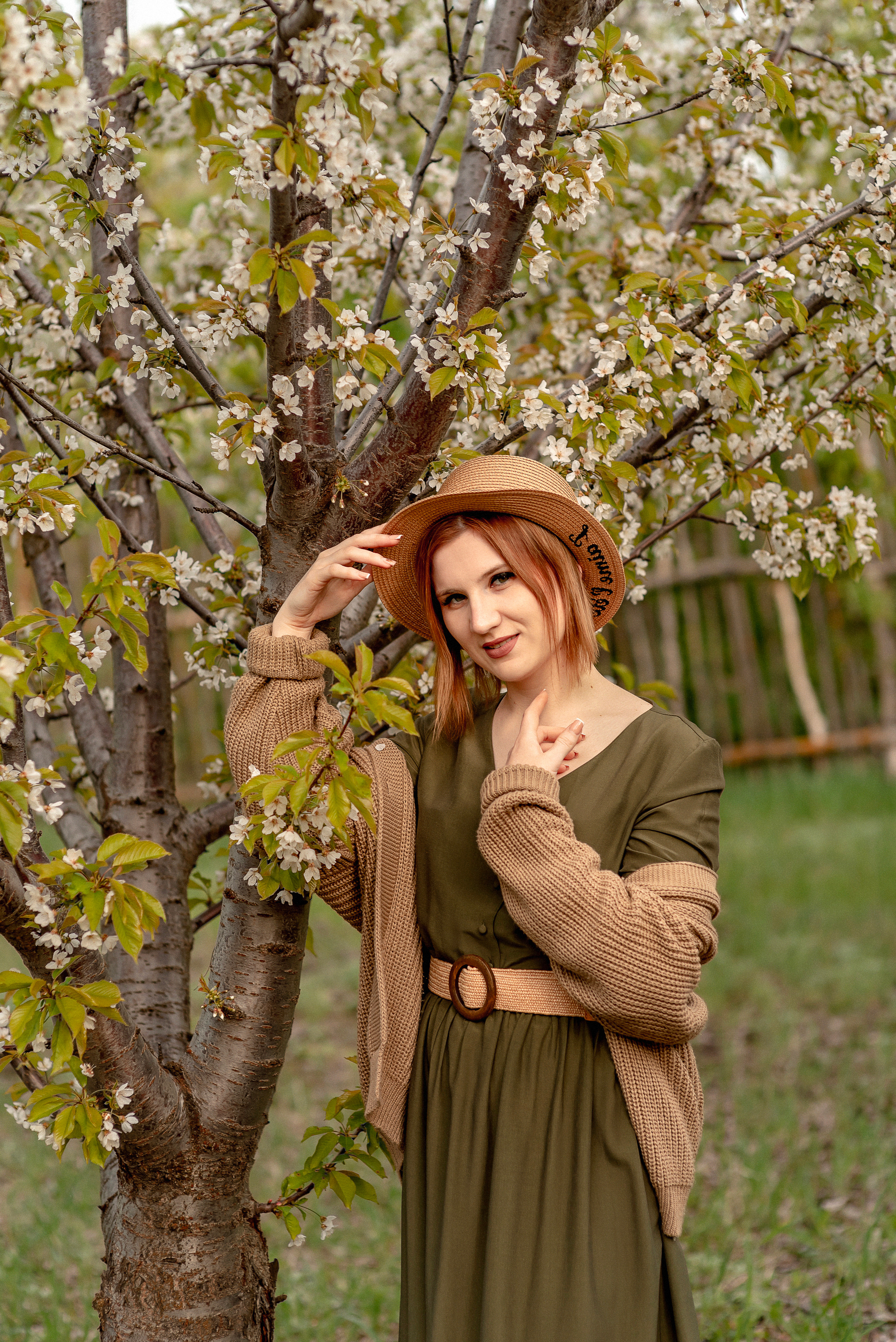 Ангелина в цветущем саду 2022. Семейный и детский фотограф Наталья Горда