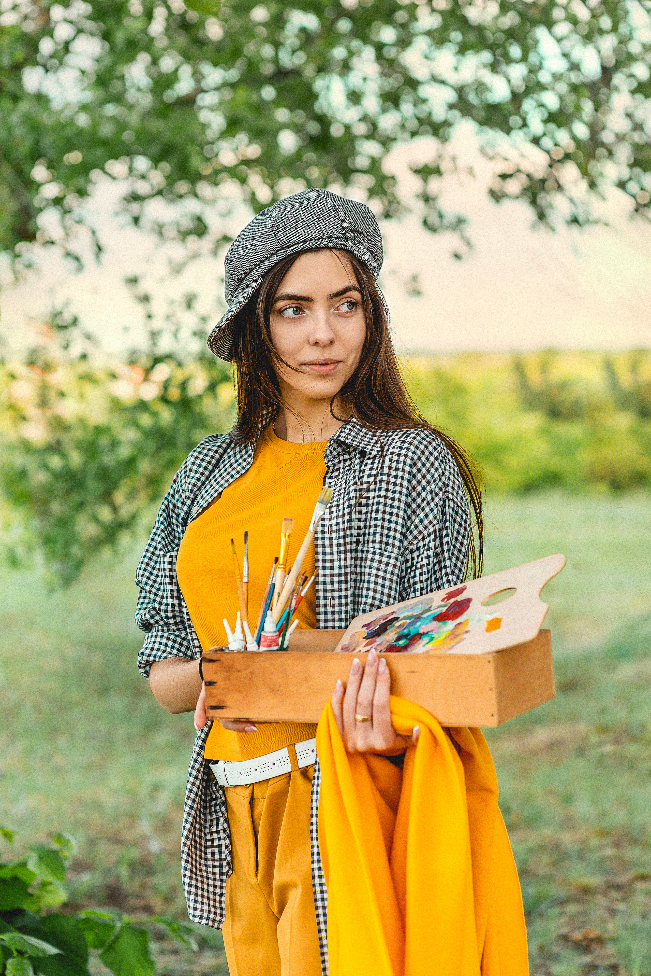 Съемка девушки с мольбертом. Семейный и детский фотограф Наталья Горда