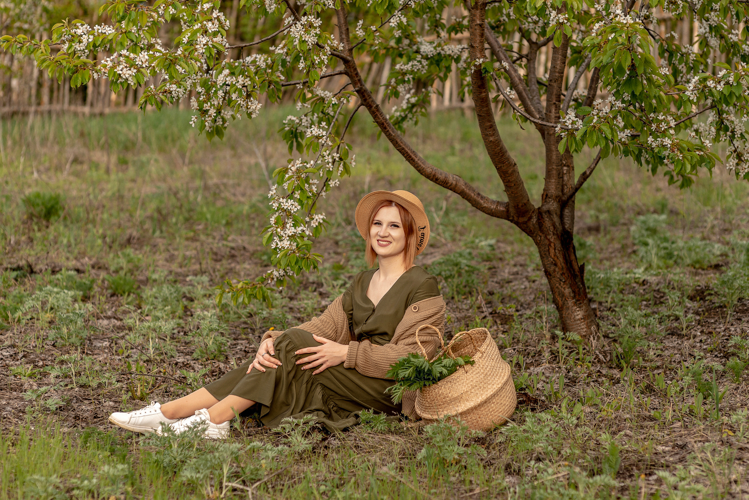 Ангелина в цветущем саду 2022. Семейный и детский фотограф Наталья Горда