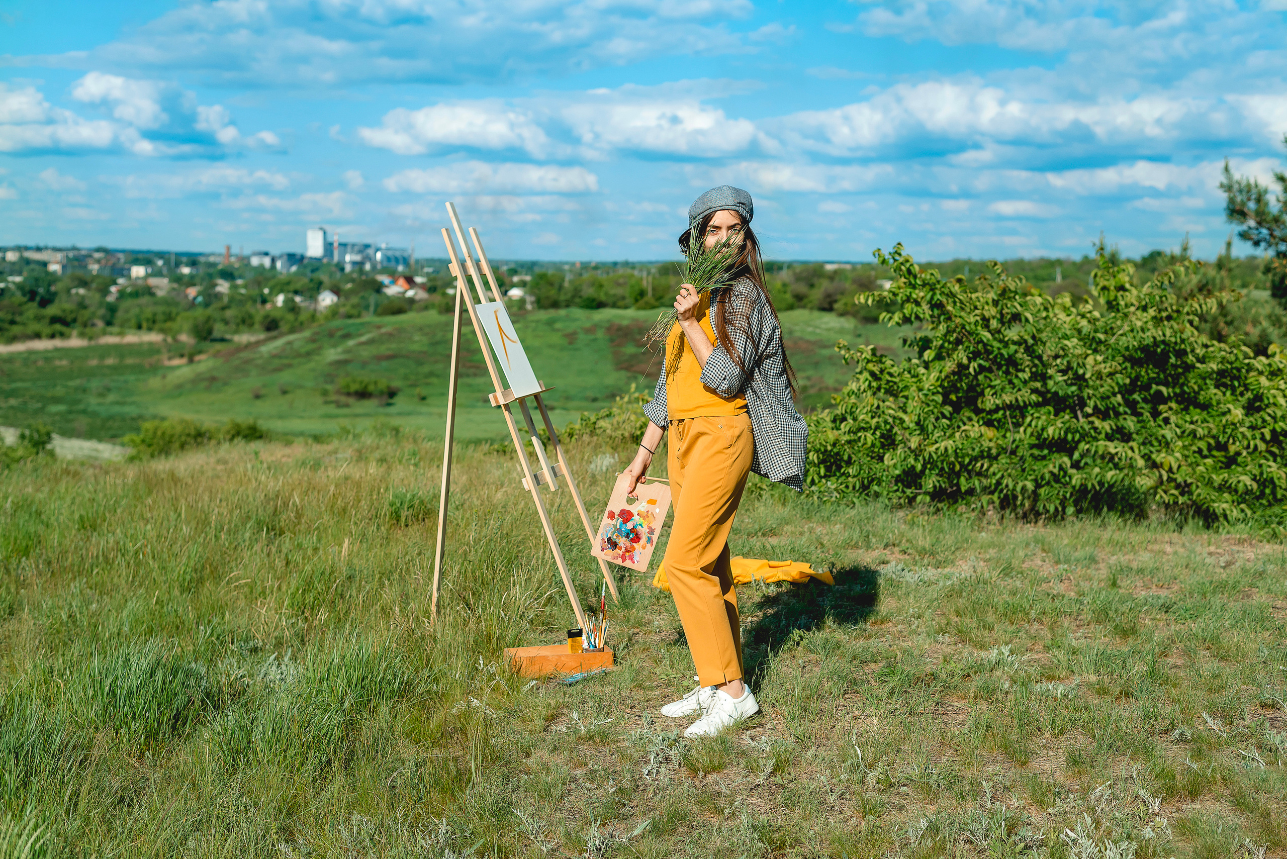 Съемка девушки с мольбертом. Семейный и детский фотограф Наталья Горда