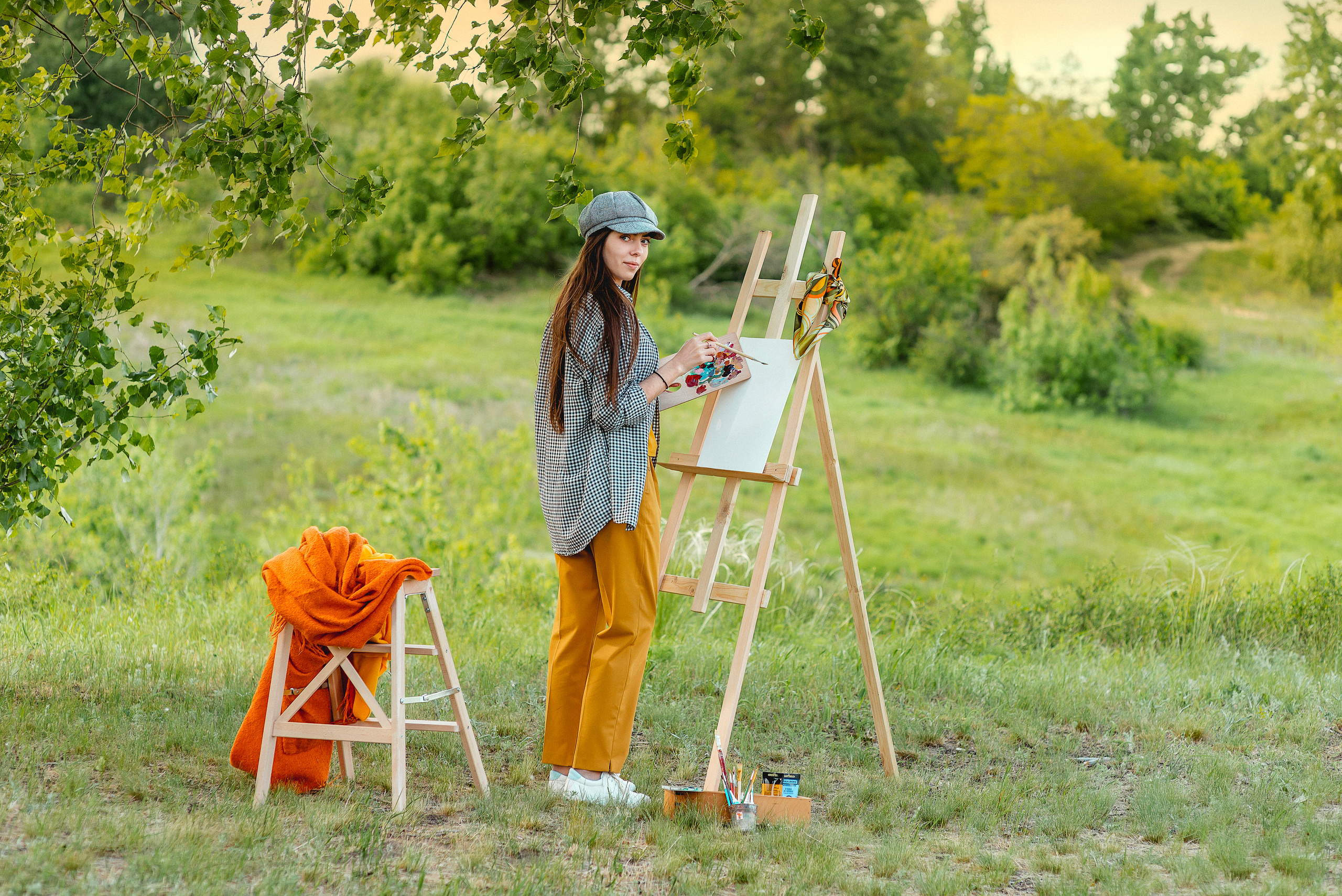 Съемка девушки с мольбертом. Семейный и детский фотограф Наталья Горда