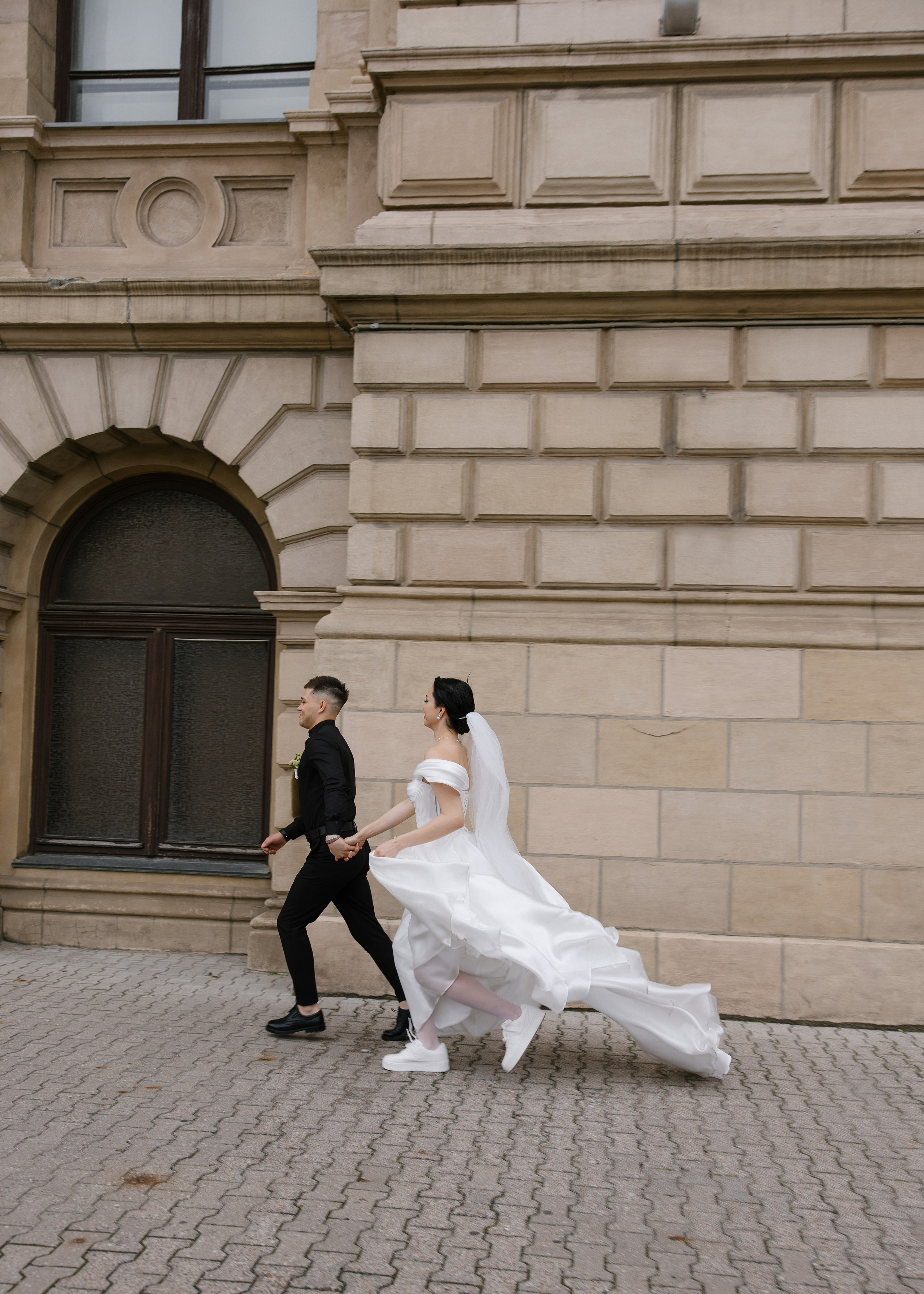 Дарина и Данил в музее изобразительных искусств. Свадебный фотограф в Калининграде Ольга Пасечник