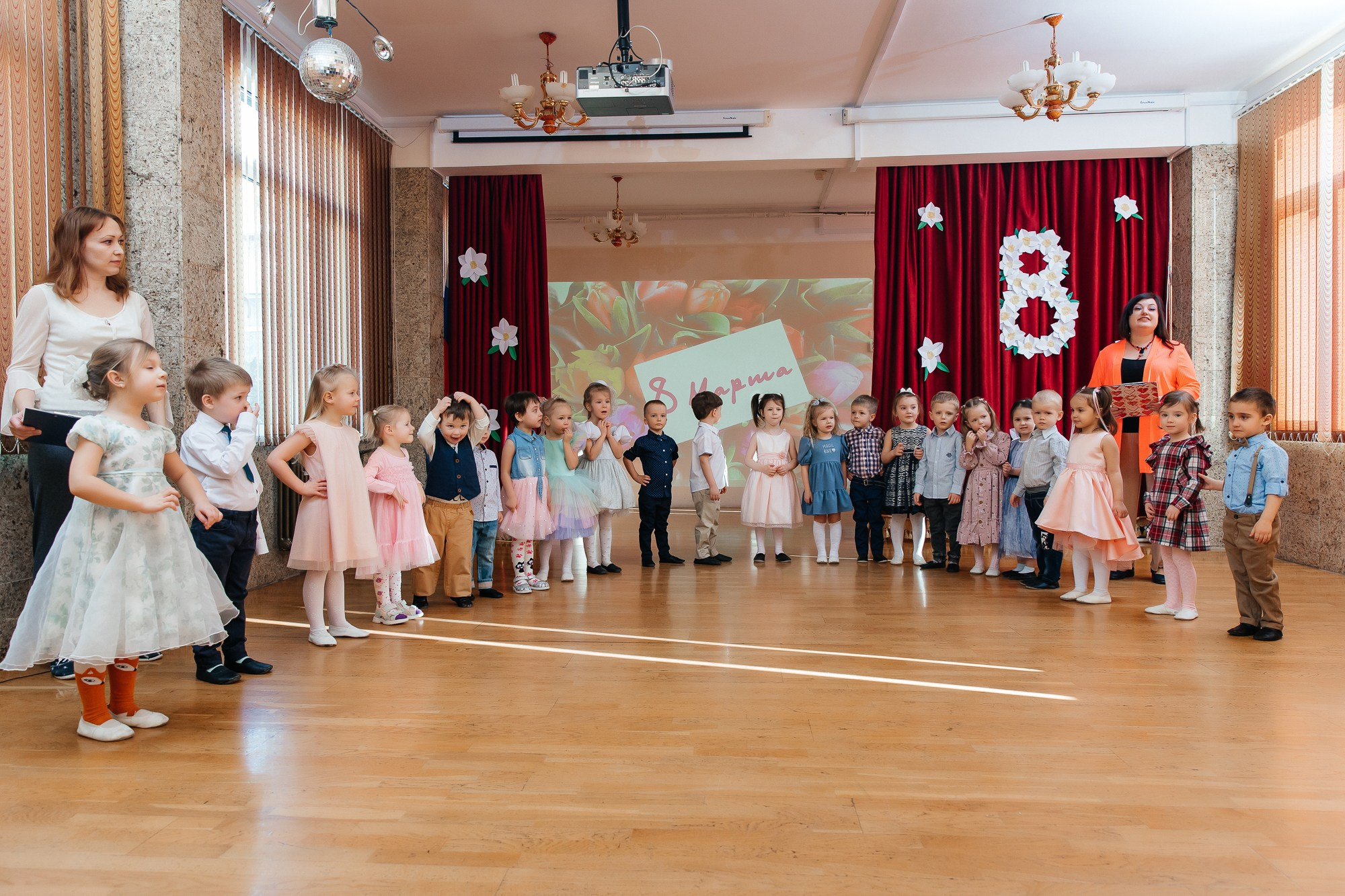 Детский сад № 93 — Утренник (07.03.2023). Свадебный и семейный фотограф Крамар Наталья