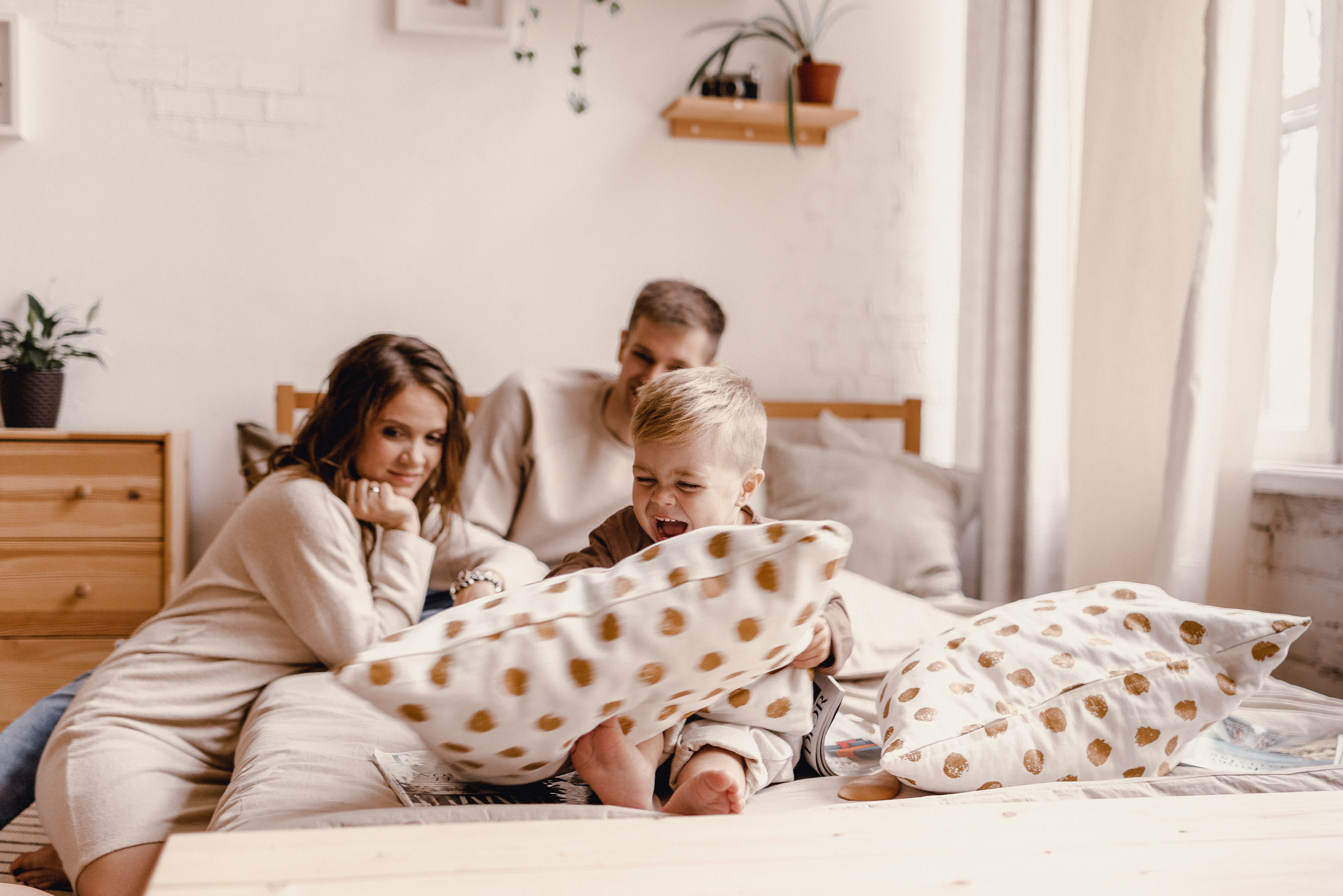 Семейная фотосессия в фотостудии. Фотограф в Краснодаре и Краснодарском Крае