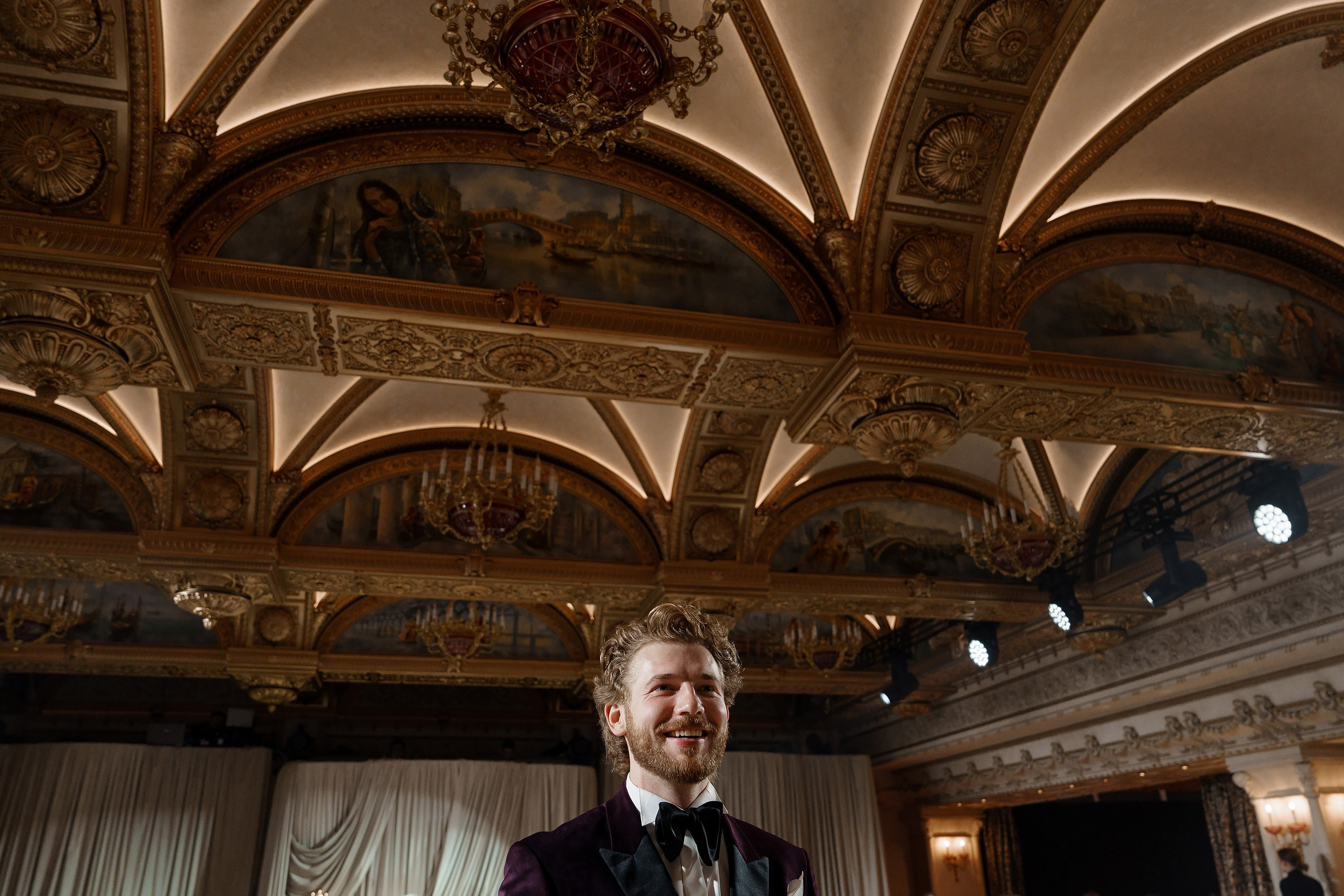 Эмоциональная свадебная фотосъемка в концертном зале Veneziano. Саша Потапкин Фотограф. Сочи, Екатеринбург, Москва