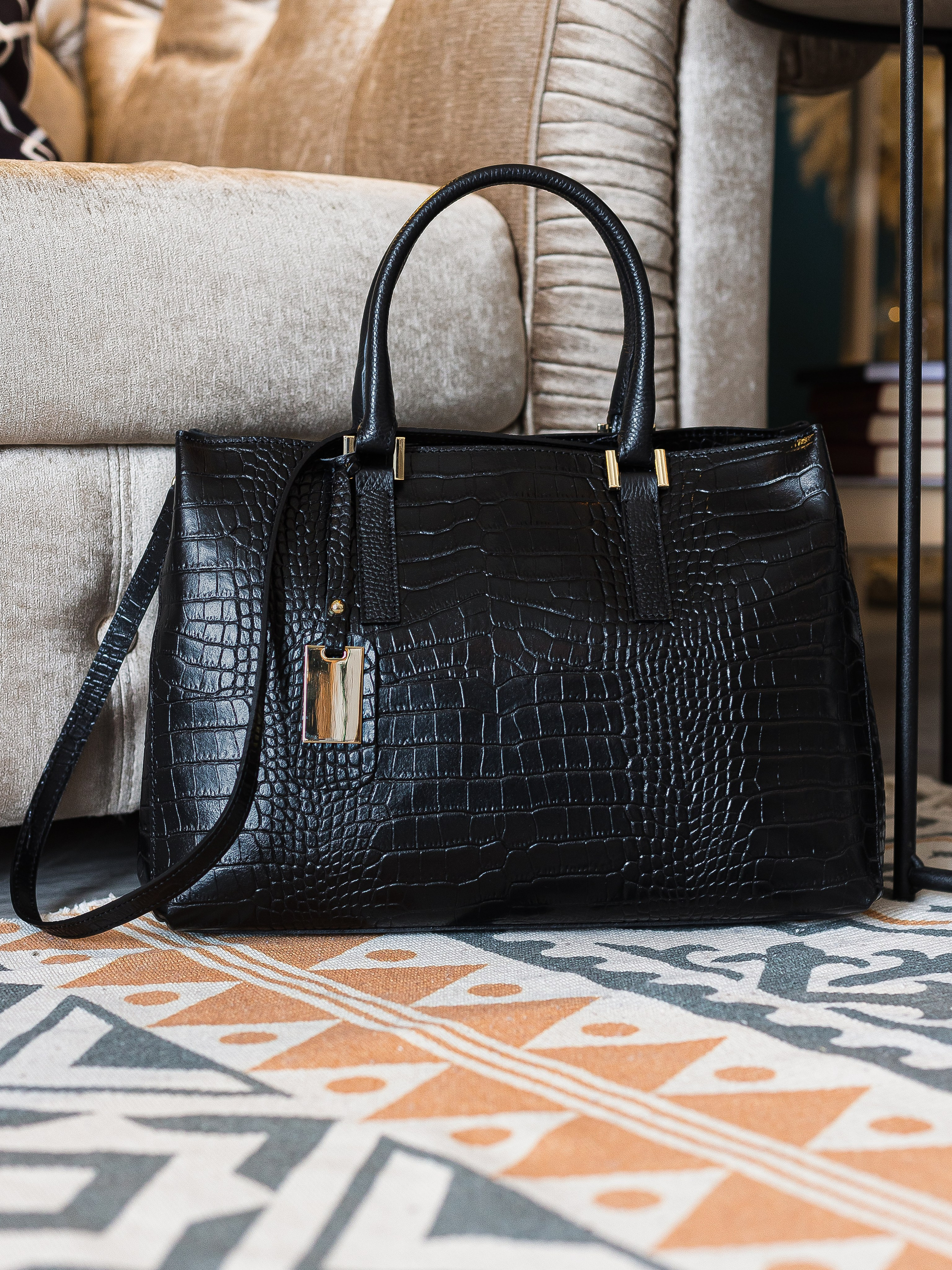 Предметная съёмка сумок для маркетплейсов. Предметный фотограф в Симферополе Антон Катунин