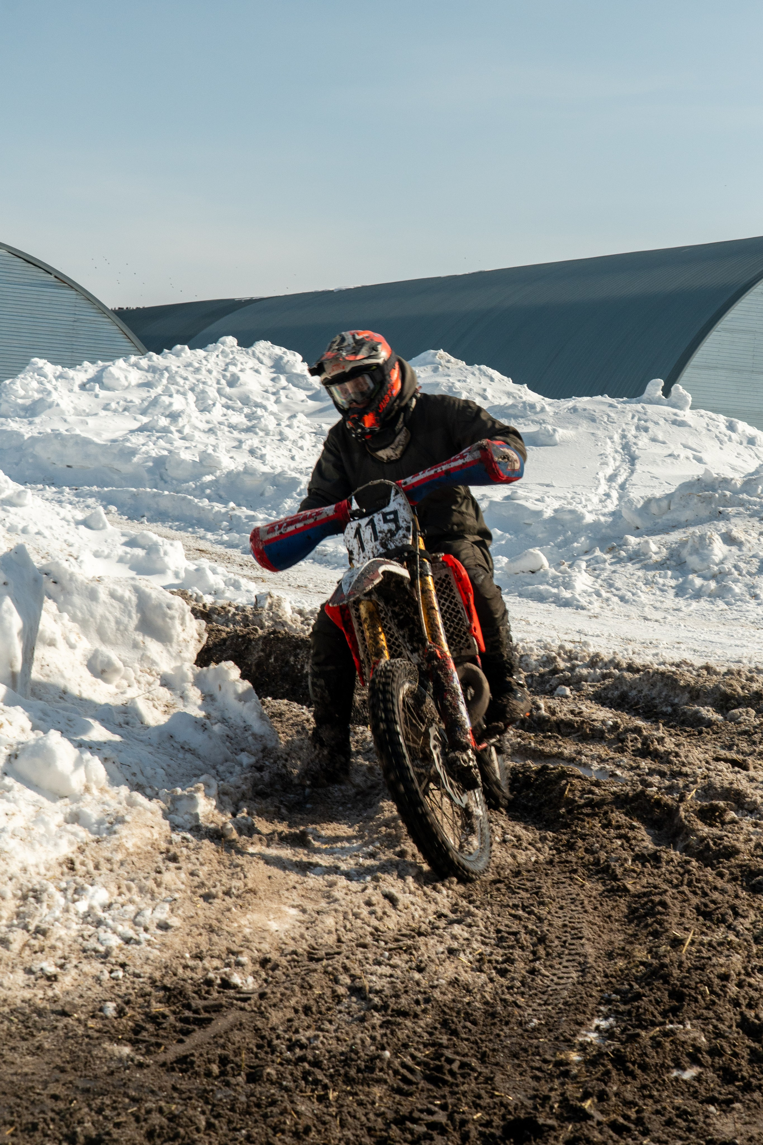 Мотокросс, закрытие зимнего сезона. Фотограф Артем Ларионов