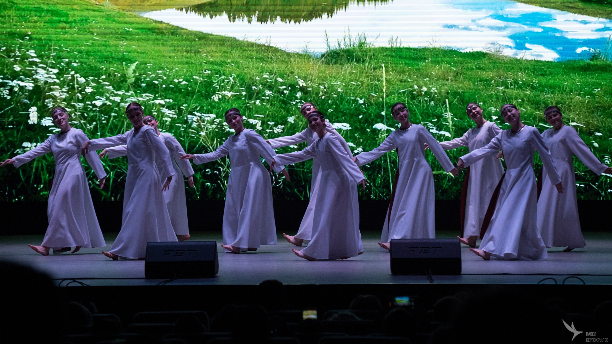 Сольный концерт хореографического ансамбля Аллегро «Сквозь тернии к звездам». Репортажный фотограф в Казани Павел Серпокрылов