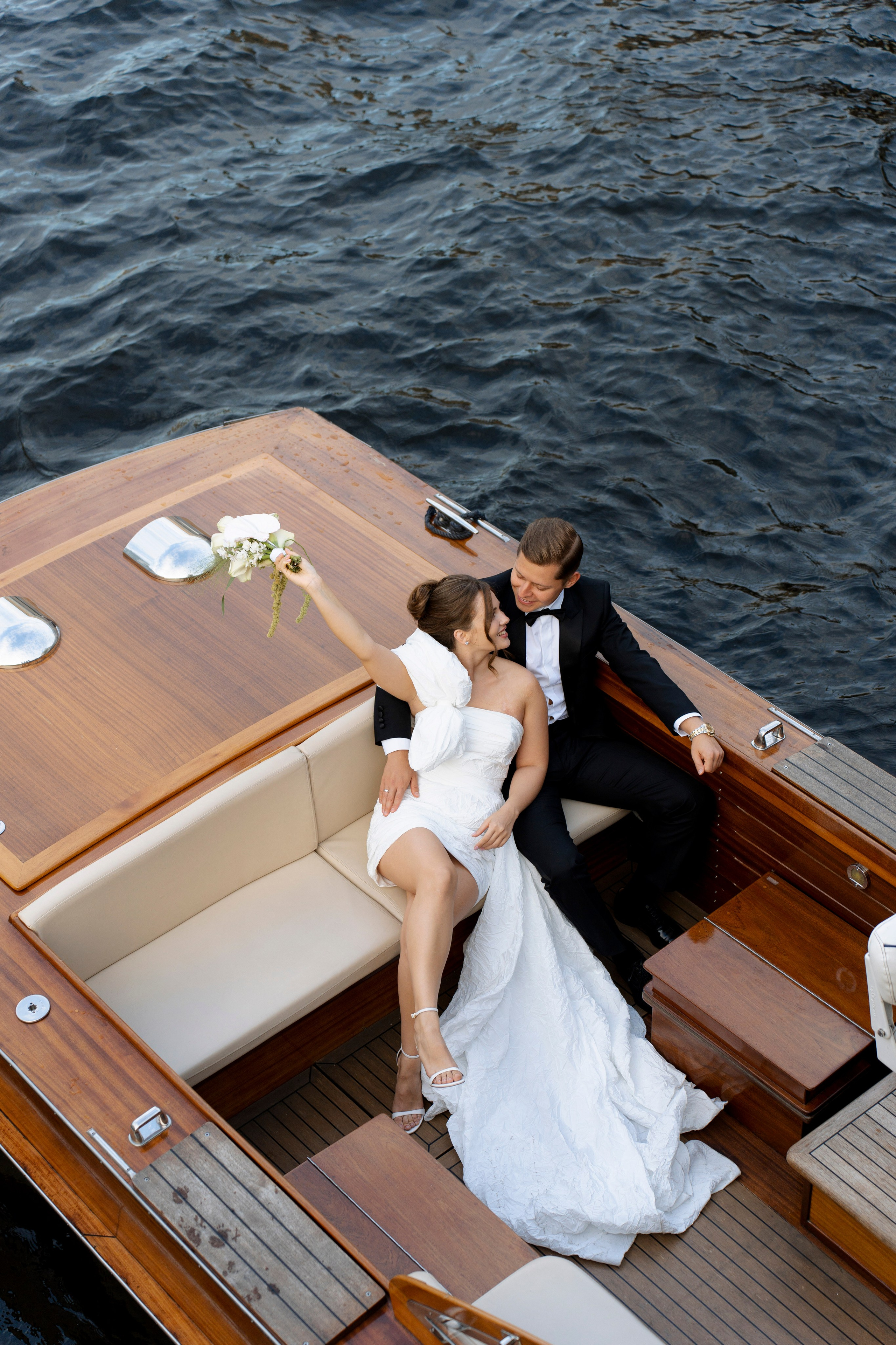 Настя и Лёша. Прогулка по Питеру. Катер. На цифру и плёнку. Свадебный фотограф Катерина Чулкова