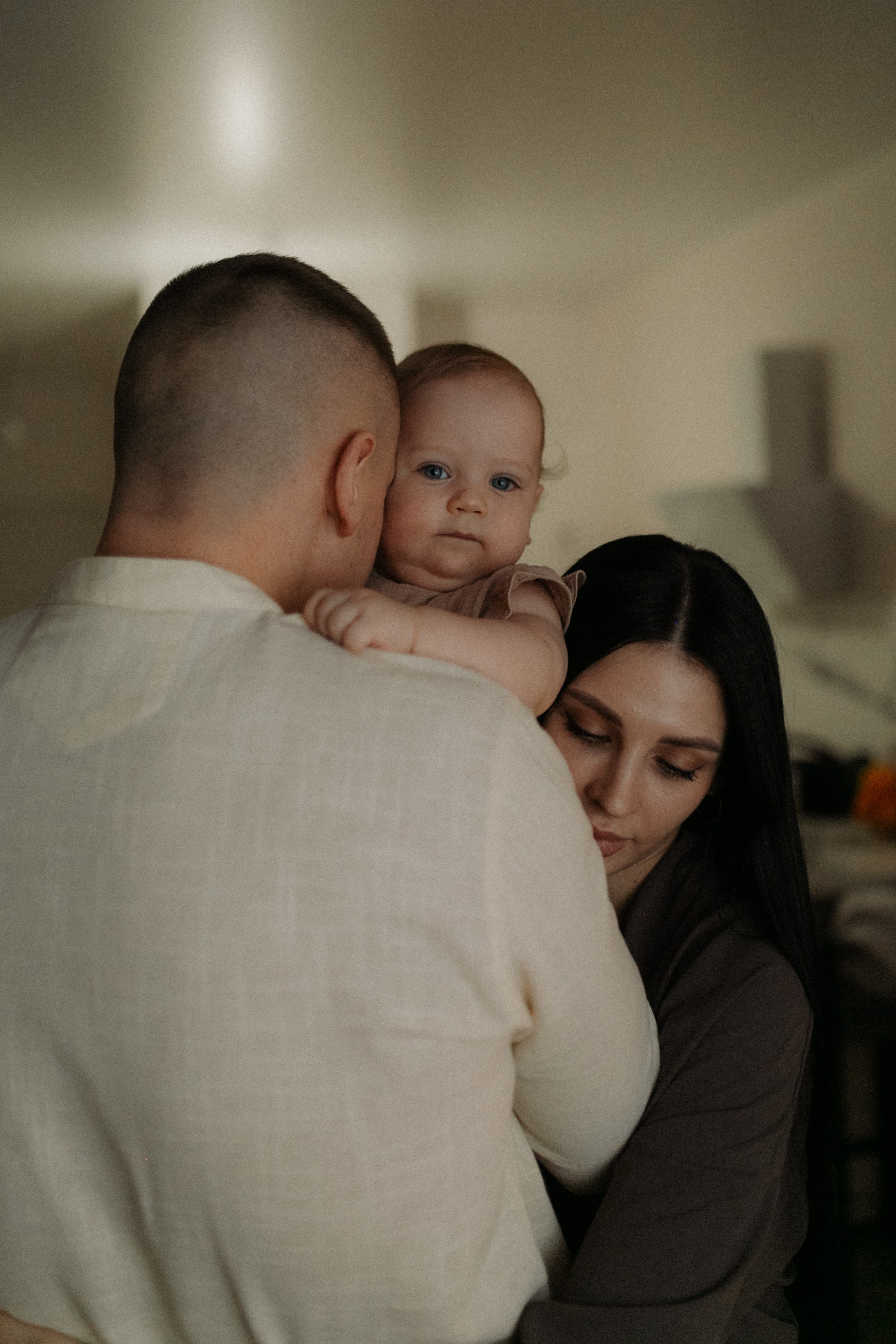 Денис, Юля и крошка Варвара. Семейный фотограф в Москве и Люберцах Юлия Гуськова