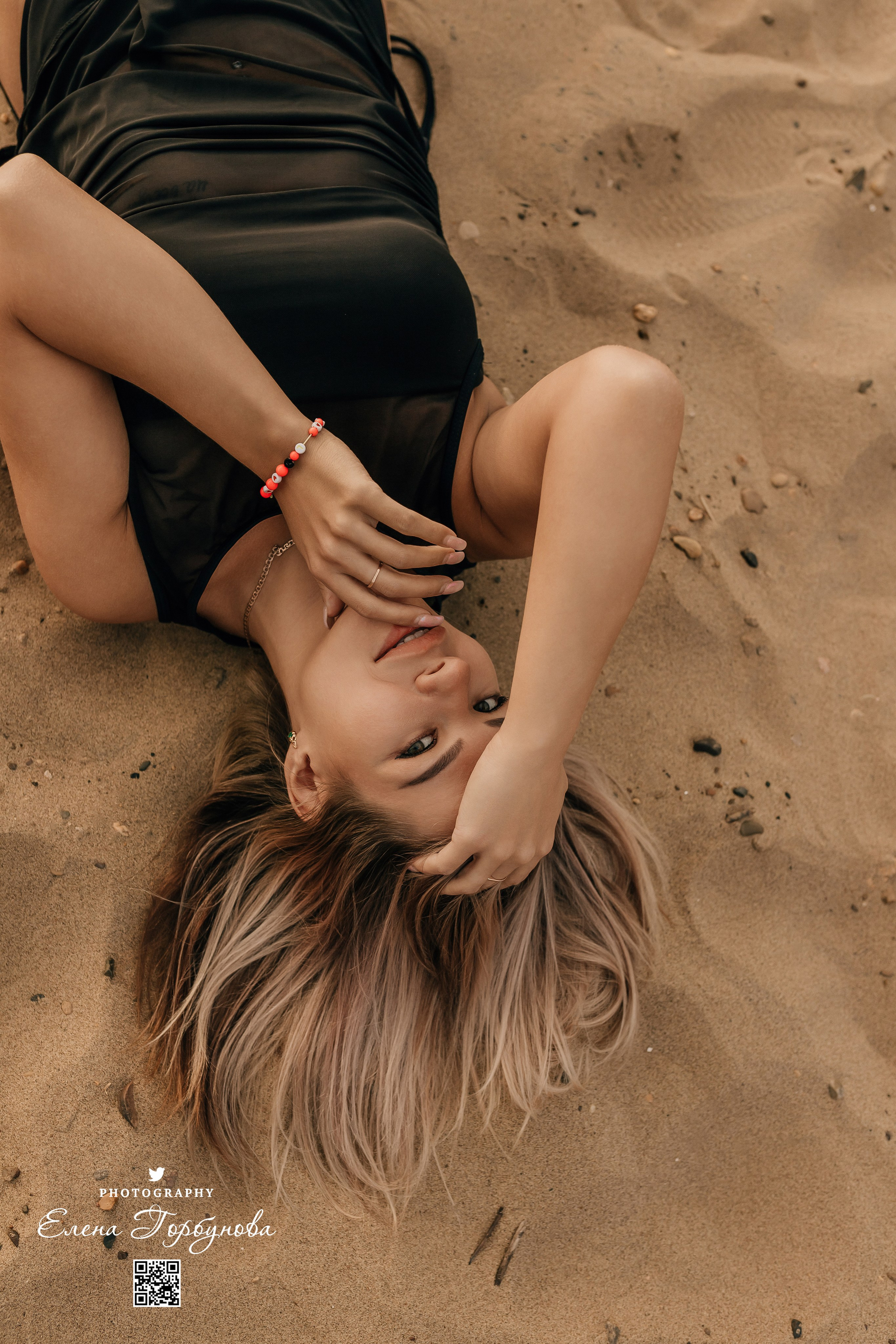 Черная серия с тканью. Набережная. Александра и Таисия. Июль 2025 г. Фотограф Пермь. Свадьбы. Семья и дети, школа, д. сад. Фотокниги