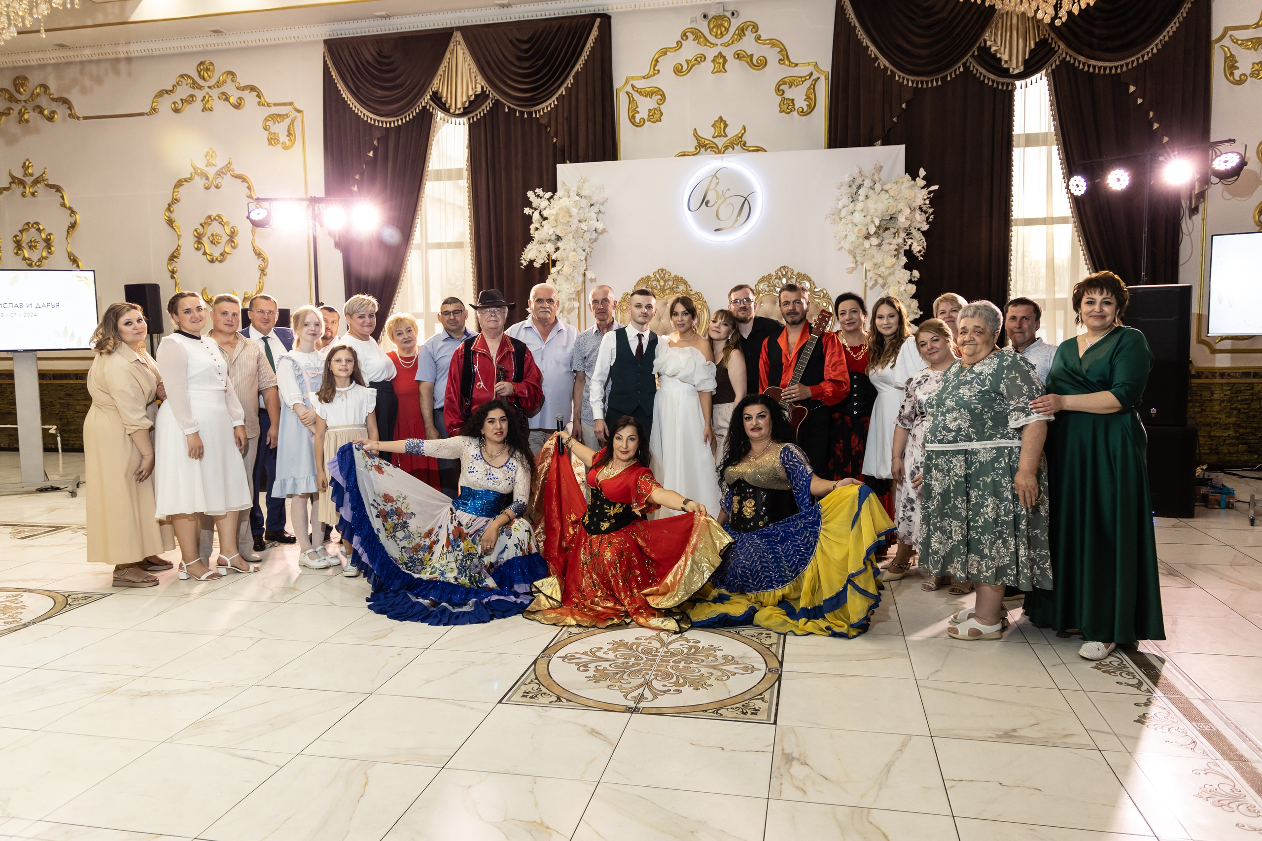 Vladislav & Daria. Фотограф свадебный, репортажный, индивидуальный, фото для маркетплейсов, брендов, автосалонов