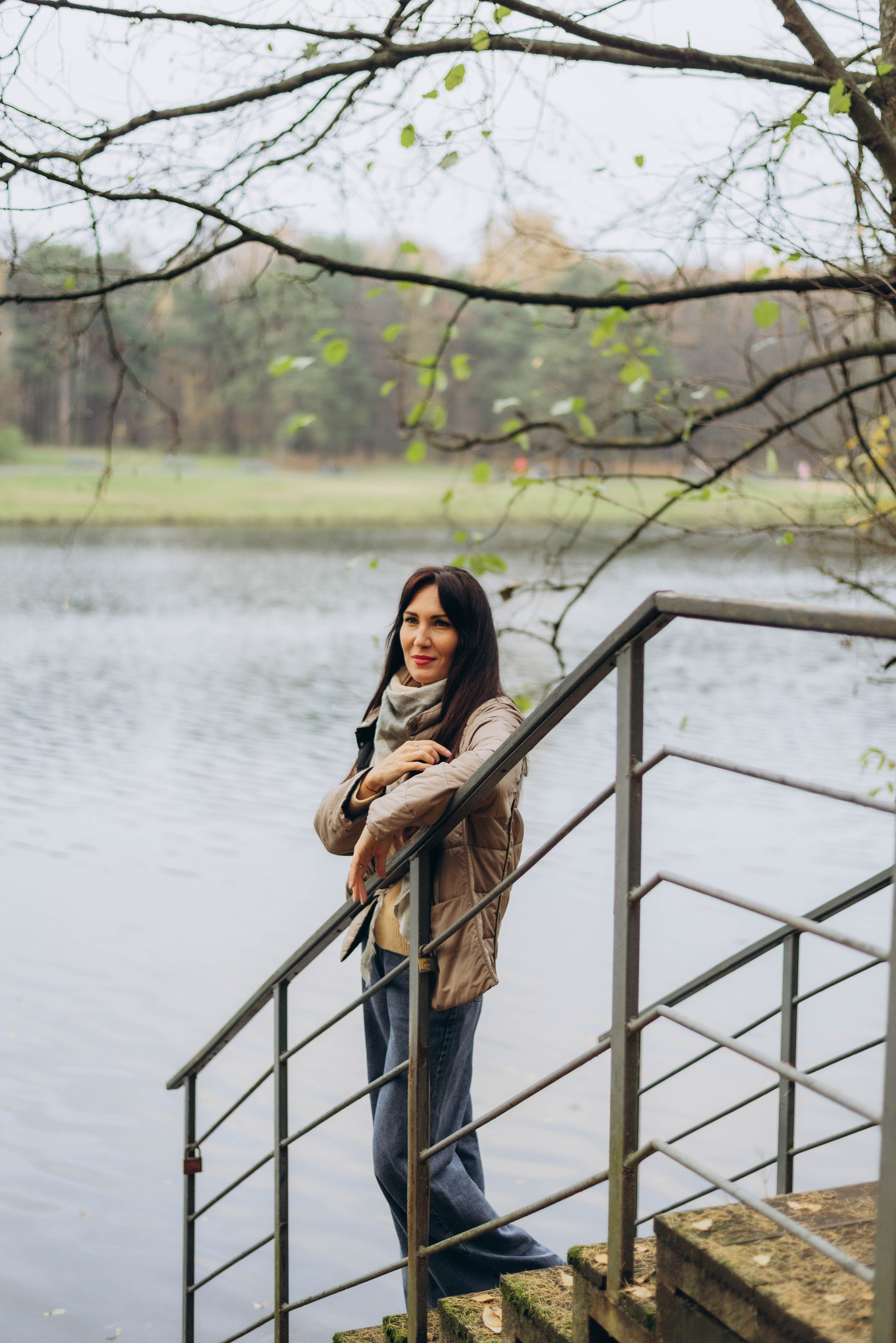 Прогулочная фотоссесия для девушки в парке. Семейный фотограф в Железнодорожном Масаева Елена