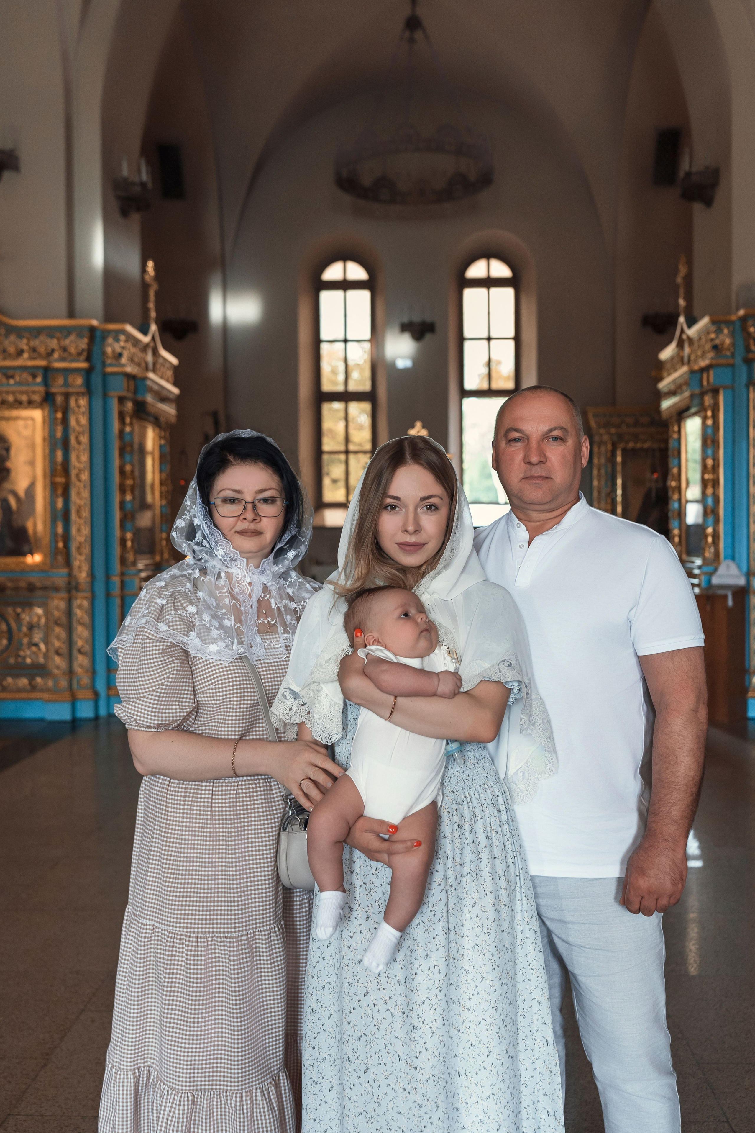 Крещение в Георгиевском храме, Одинцово. Семейный фотограф и фотограф на таинства в Москве Юлия Калайджян