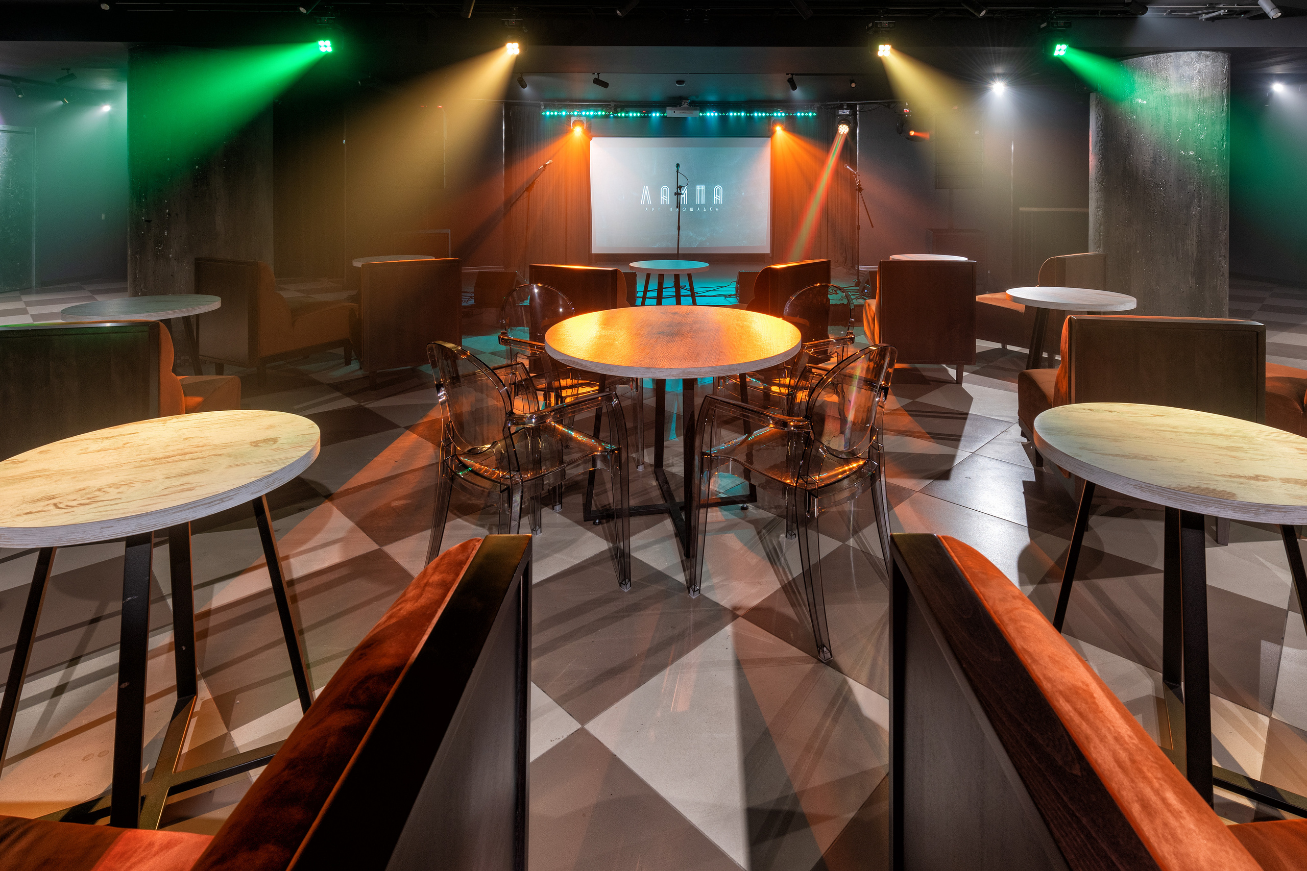 Интерьер клуба. Фотосъёмка интерьеров и архитектуры гостиниц, промышленная съёмка