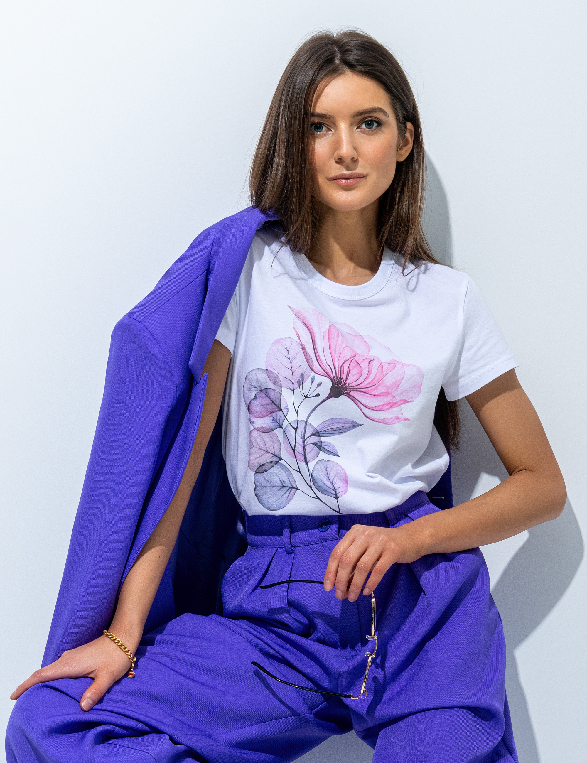 Для Wildberries, Ozon, СберМегамаркет, Авито и других маркетплейсов. Фотосъёмка интерьеров и архитектуры гостиниц, промышленная съёмка