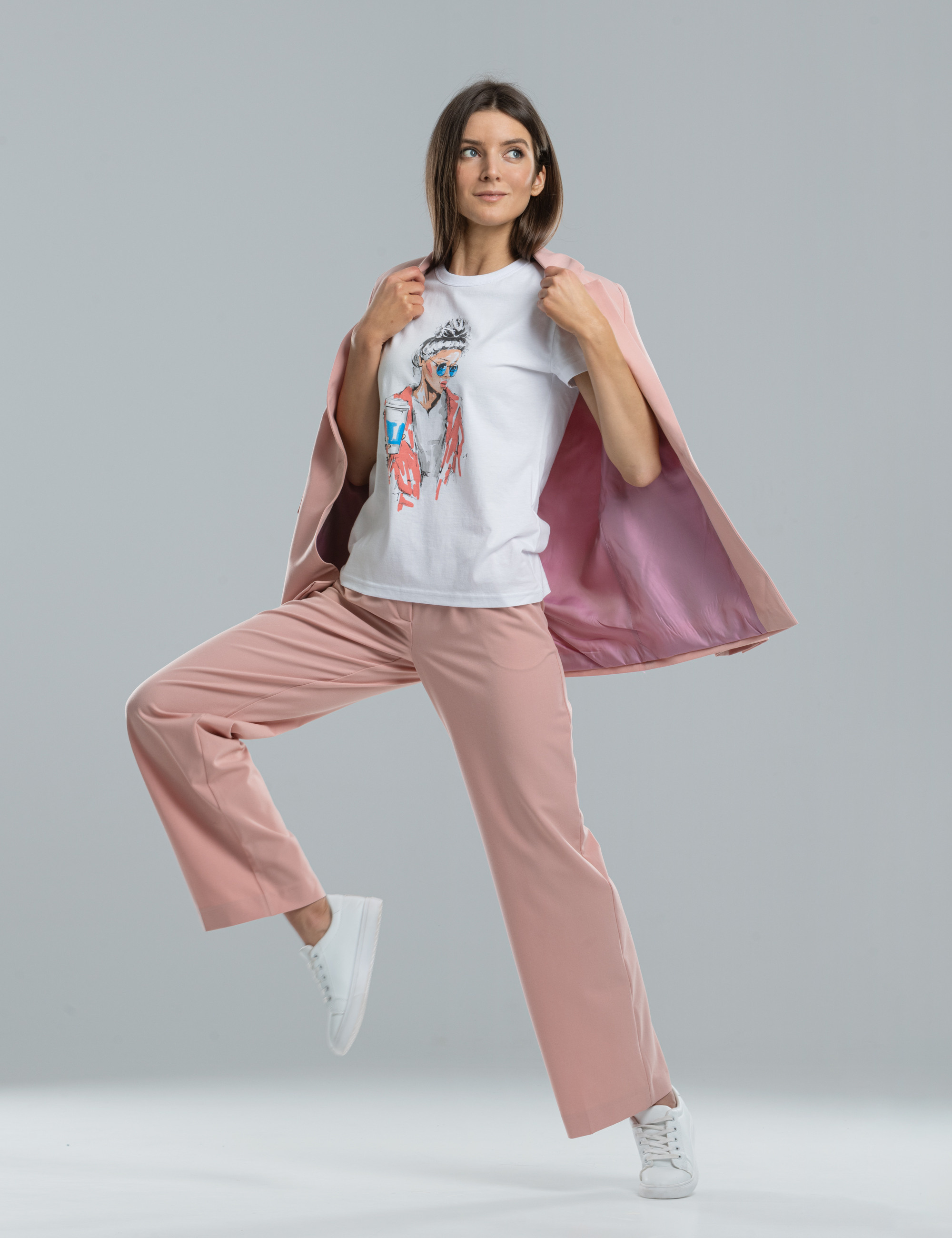 Для Wildberries, Ozon, СберМегамаркет, Авито и других маркетплейсов. Фотосъёмка интерьеров и архитектуры гостиниц, промышленная съёмка