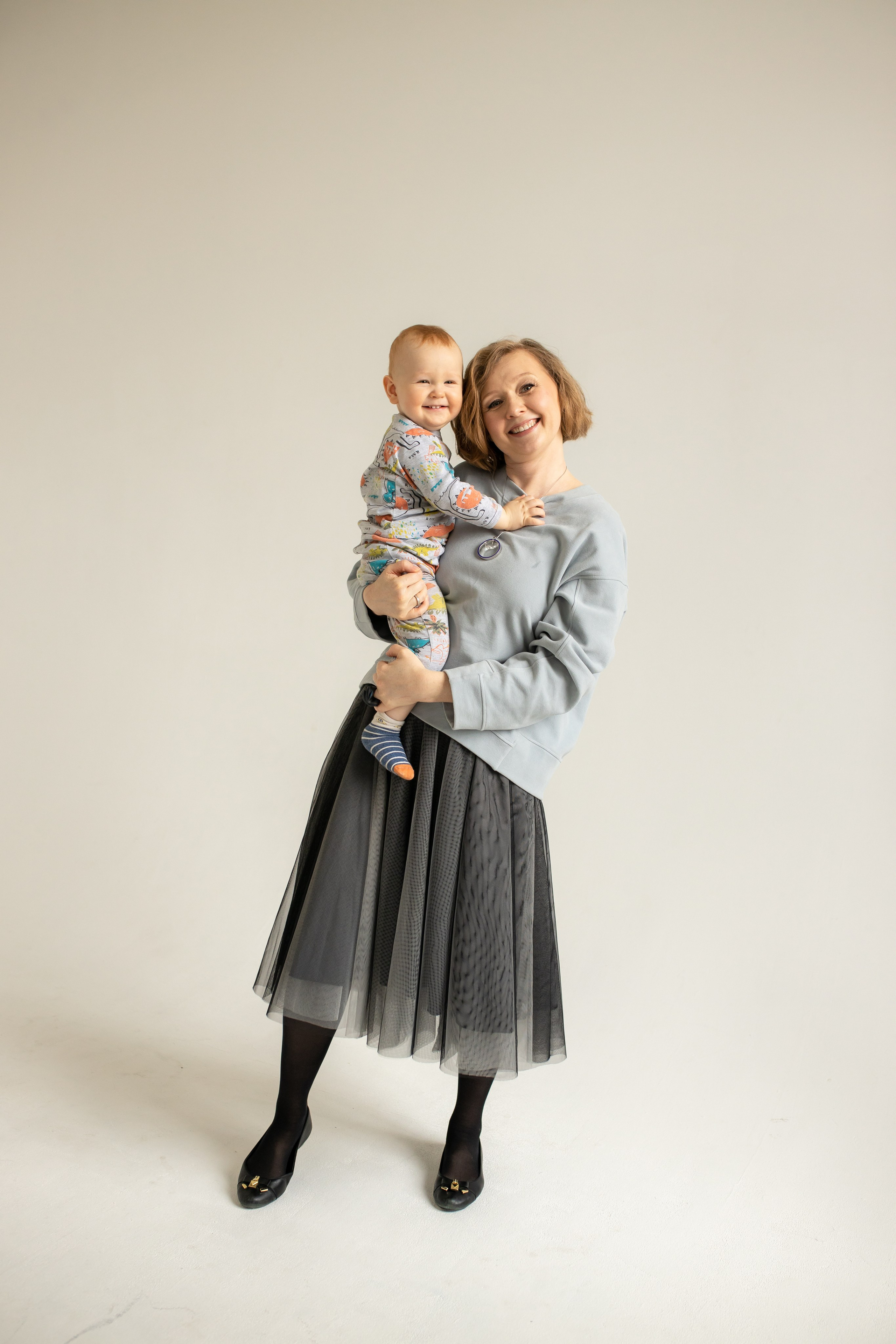 Семейная фотосессия на циклораме с естественным светом. Фотограф в Железнодорожном и Балашихе