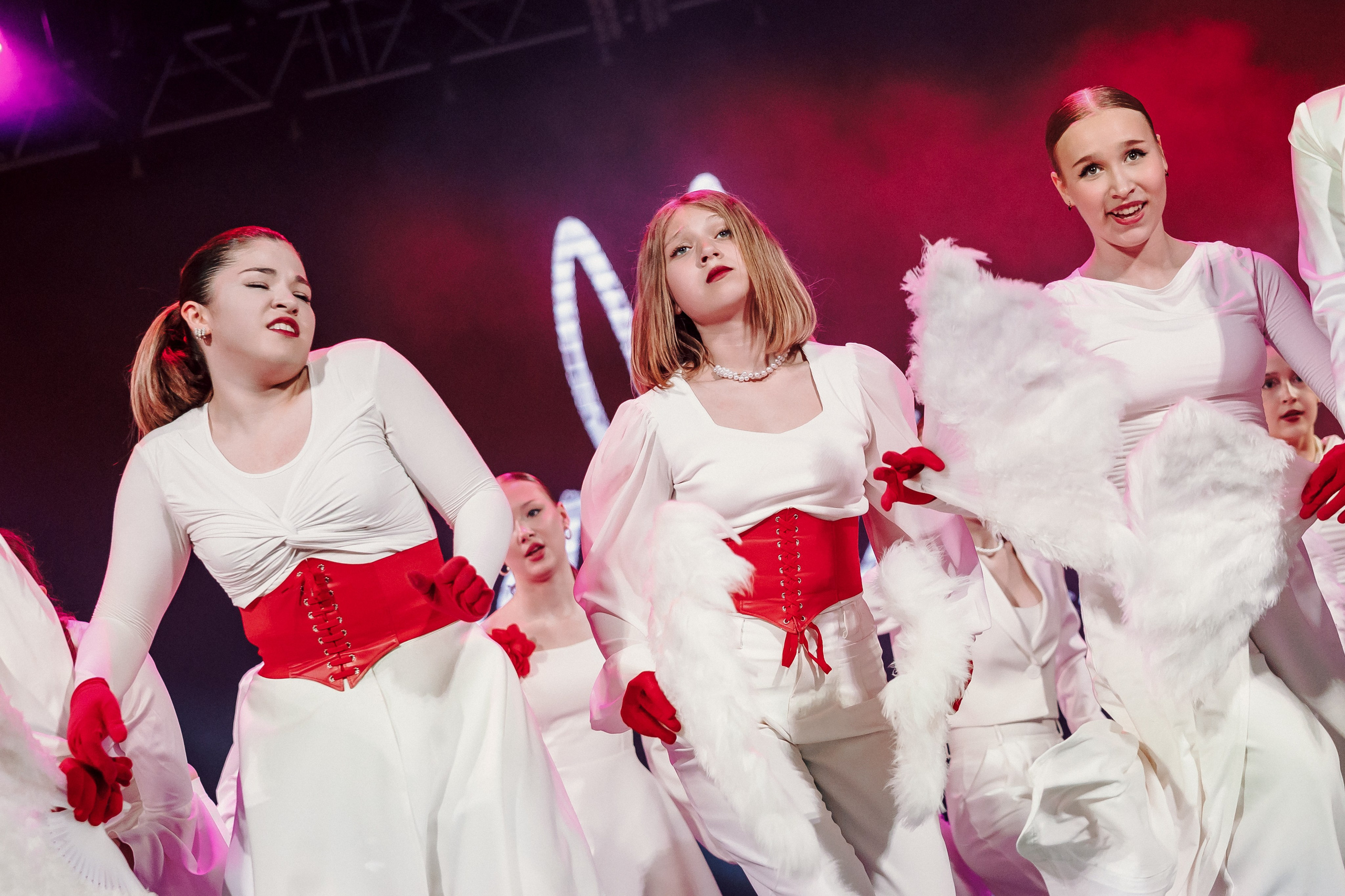 Отчётный концерт танцевальной школы «Red Rabbits» 2025. Лёшка Варзегов — фотограф