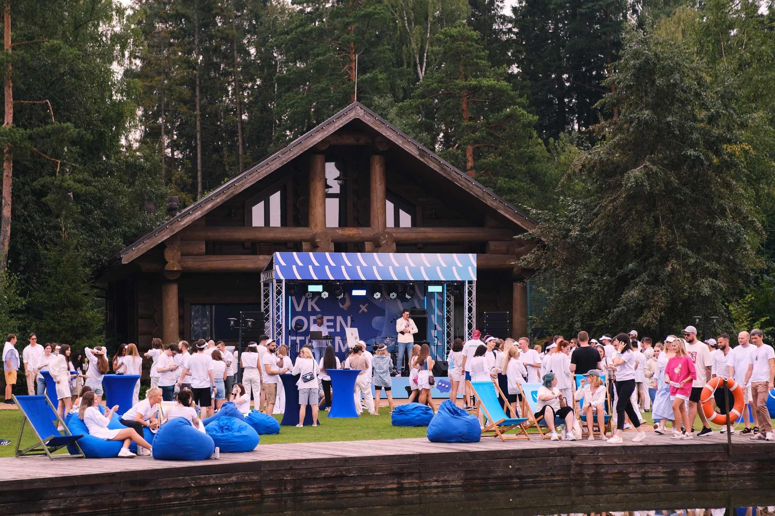 ВКонтакте. Репортажный фотограф в Москве Денис Тамко