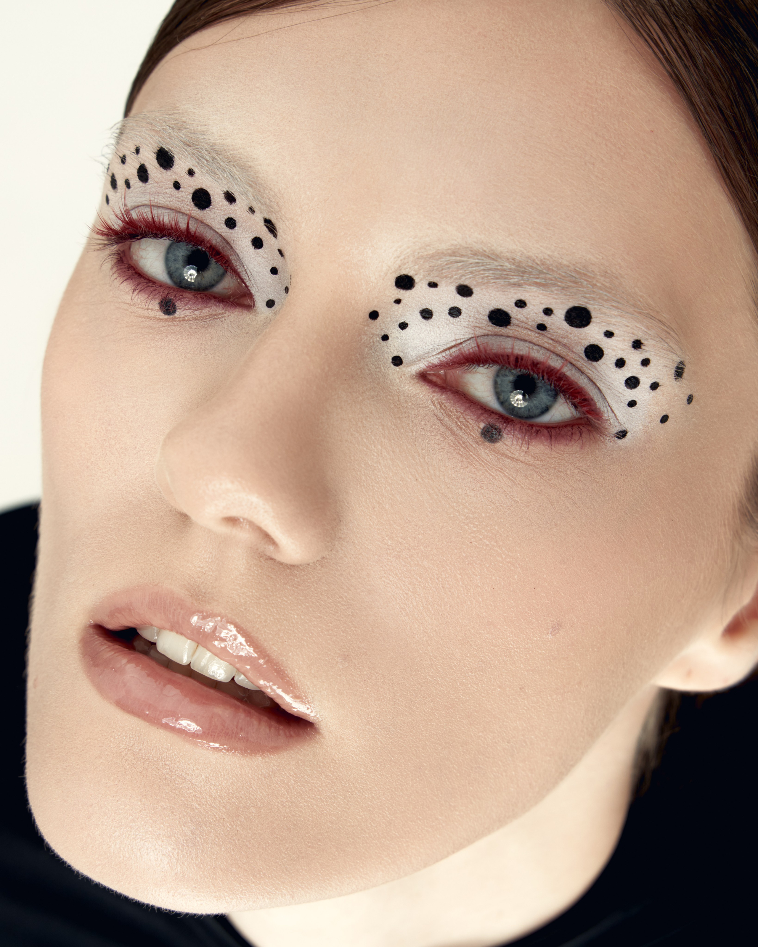 BEAUTY. Фотограф для брендов из Санкт-Петербурга Элина Каспаравичюс