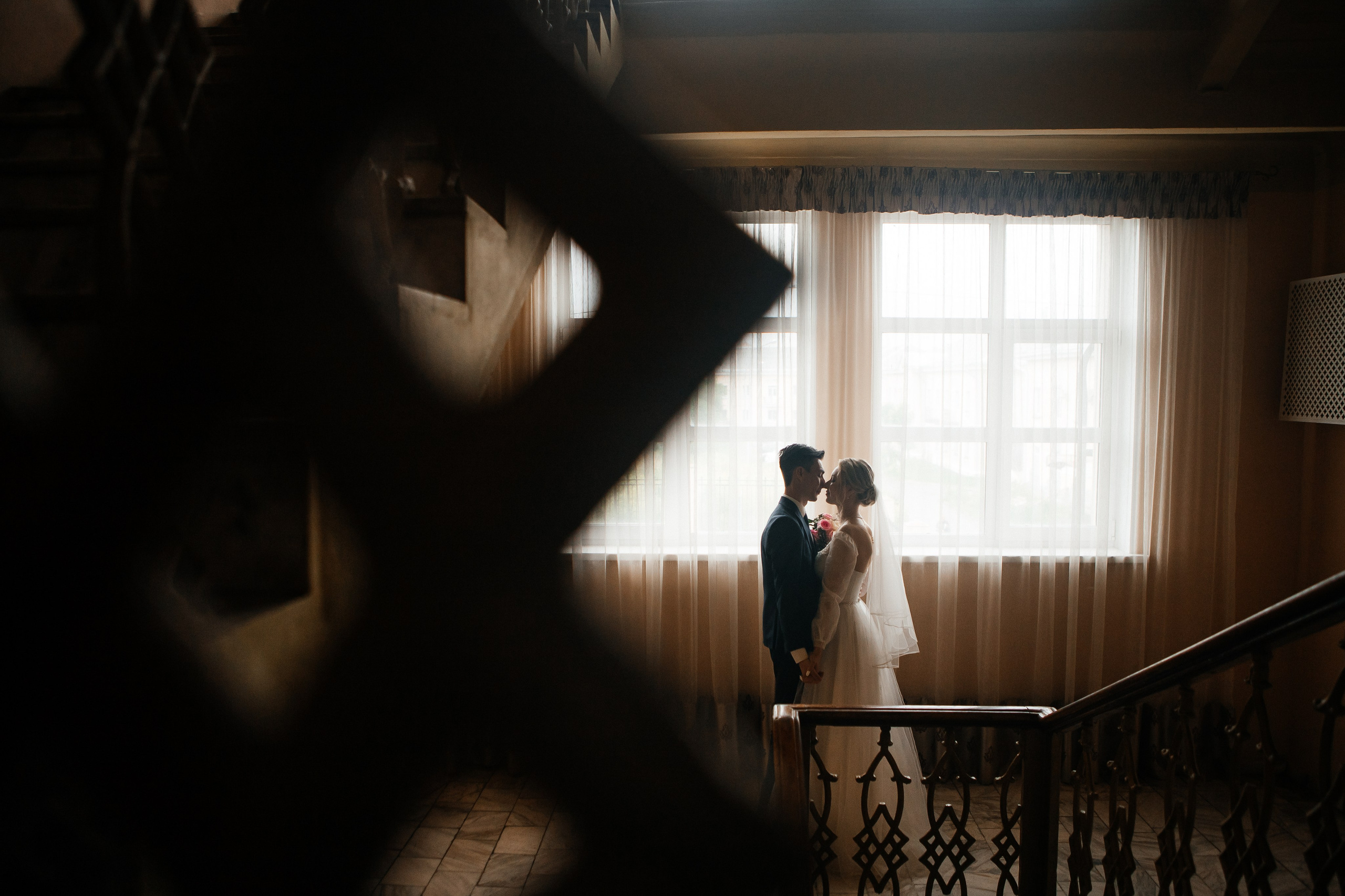 Евгения и Николай утренние сборы. Свадебный фотограф Виктория Чуйко Магнитогорск. Визуал для бизнеса