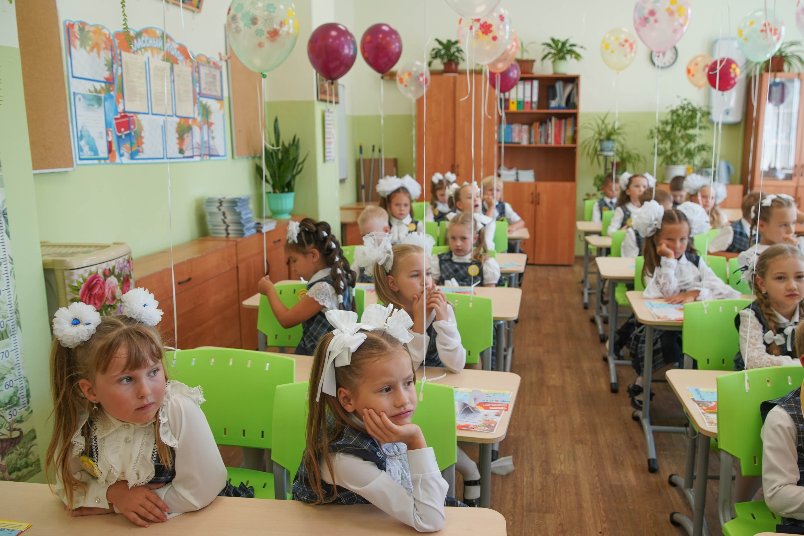 Первый класс линейка, в классе, портреты. Семейный и детский фотограф в Нижнем Новгороде