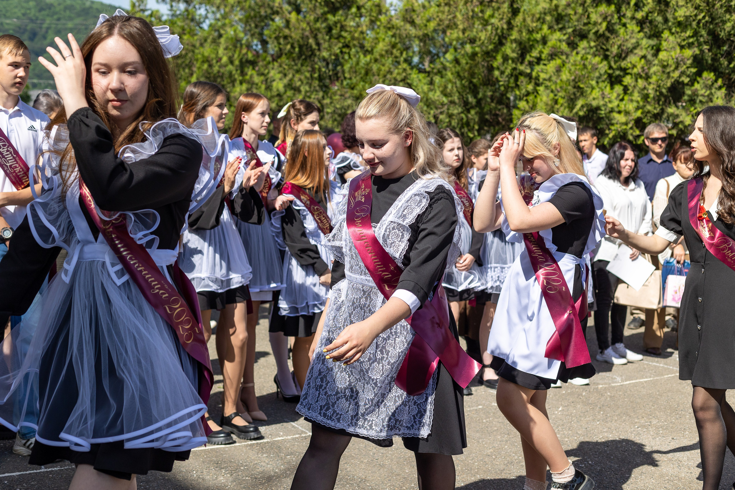 Последний звонок. Выпускные альбомы Майкоп, Краснодар Елена Золотарева