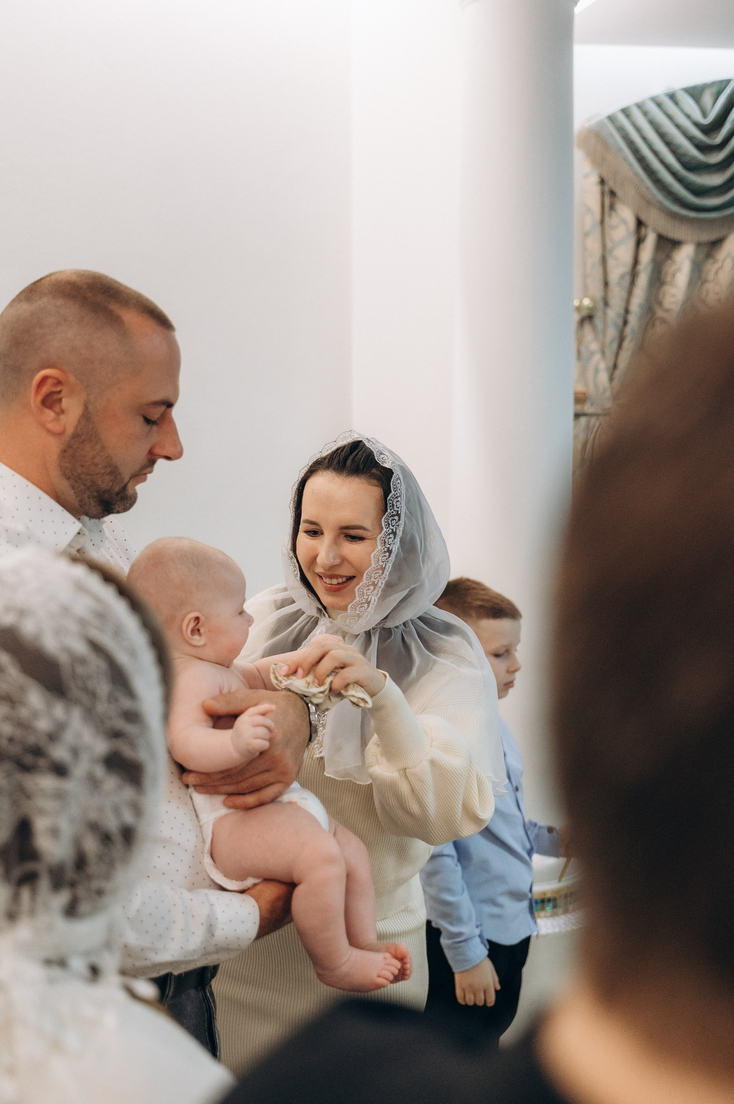 Крещение Тимура (Храм Святой Троицы). Семейный фотограф в Минске Дарья Дреко