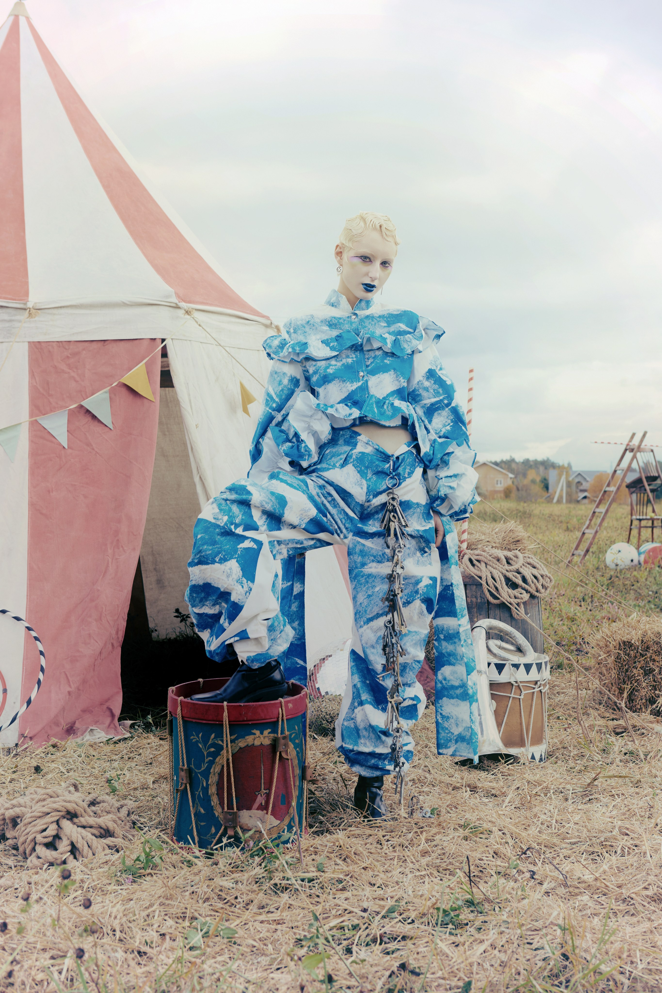 Badlon magazine: Sad circus. WORKS