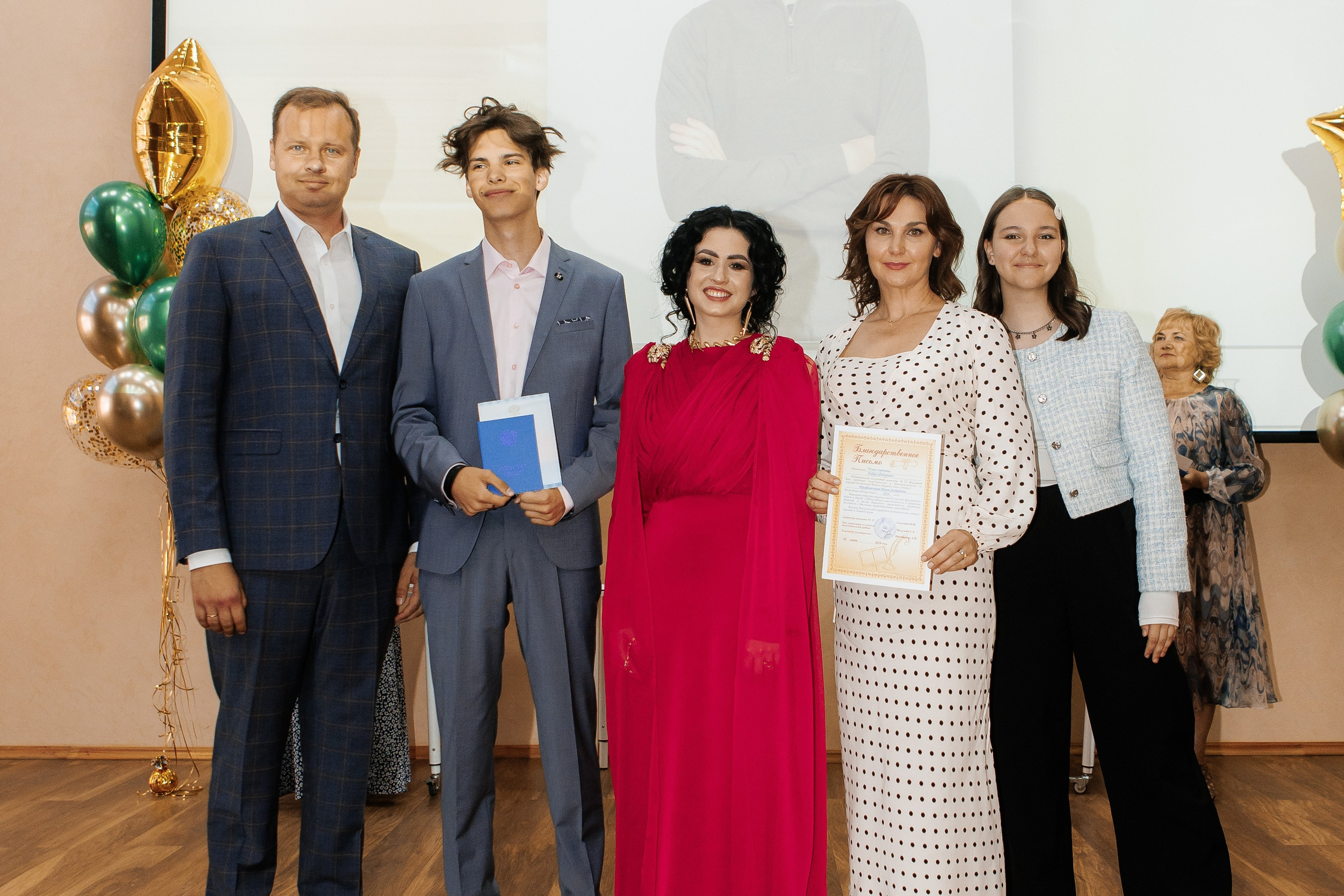 Выпускной Гимназия 12 2024 г. Свадебный и портретный Фотограф в Липецке Дмитрий Котюков