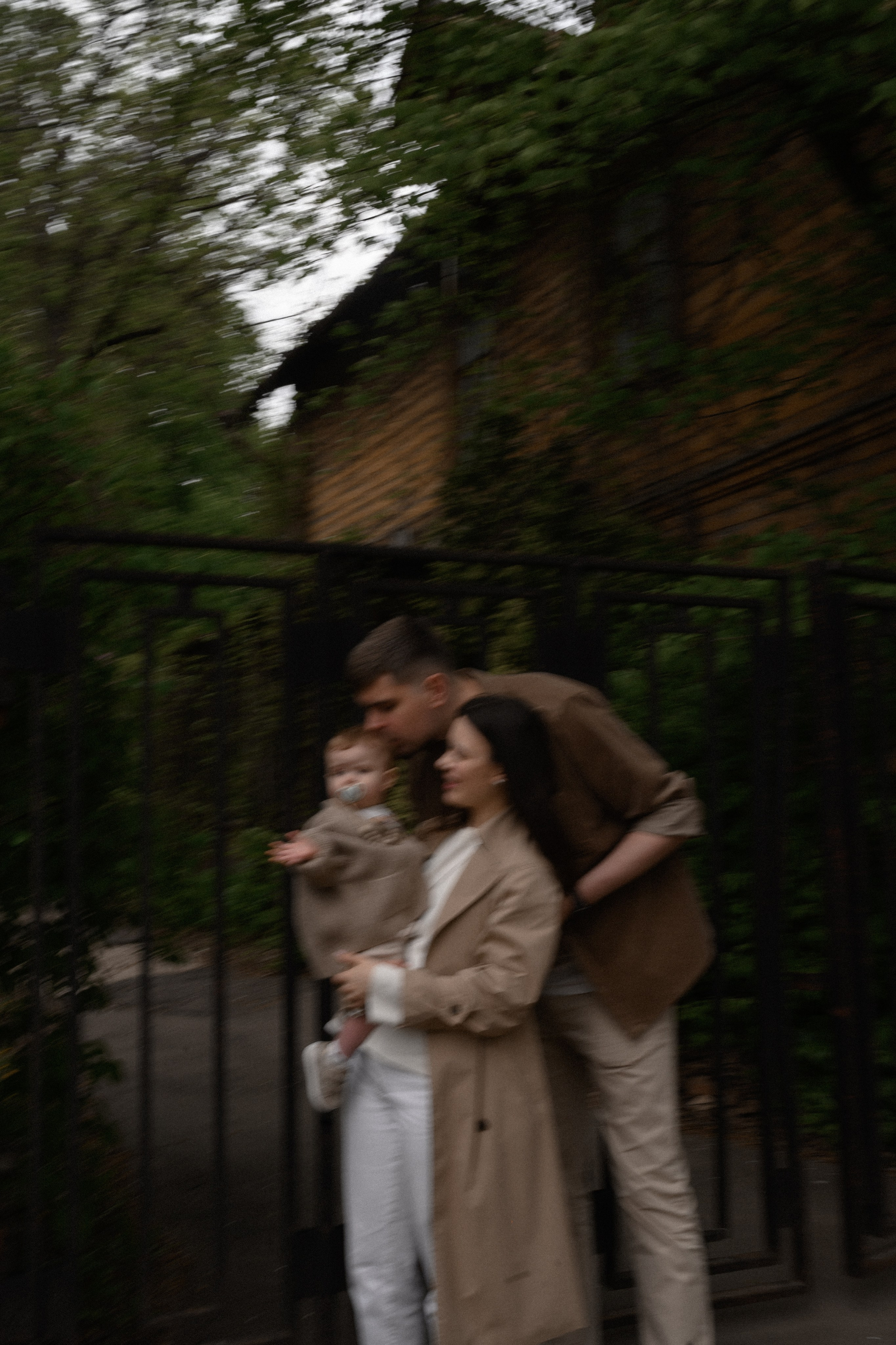 Даня, Лида и Эмма. Прогулка по усадьбе. Семейный и свадебный lifestyle-фотограф в Москве Мария Петрова