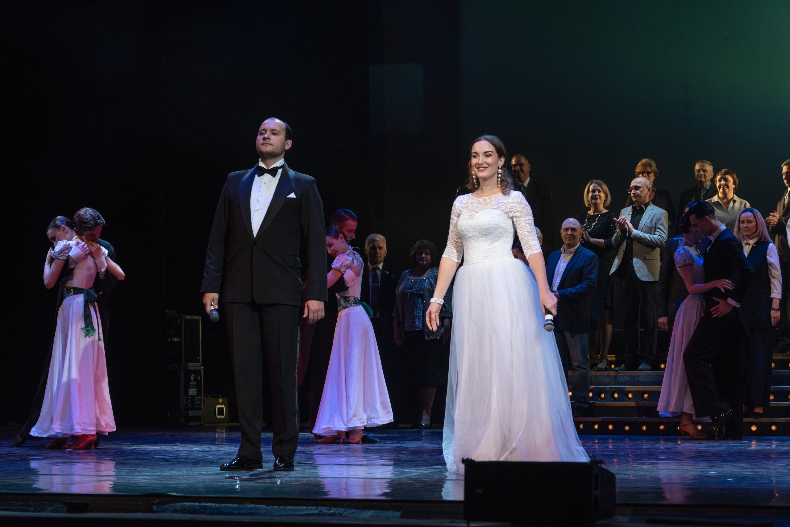 Музыкальный театр. Занимаюсь профессиональной фотографией и живу рядом с Байкалом. Работаю в разных жанрах