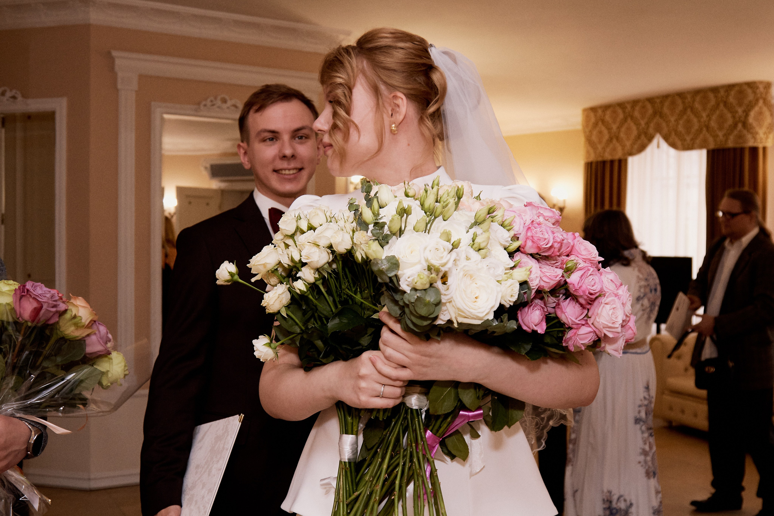 Свадебная роспись в раменском ЗАГСе. Свадебный фотограф в Москве Приятелева Ангелина