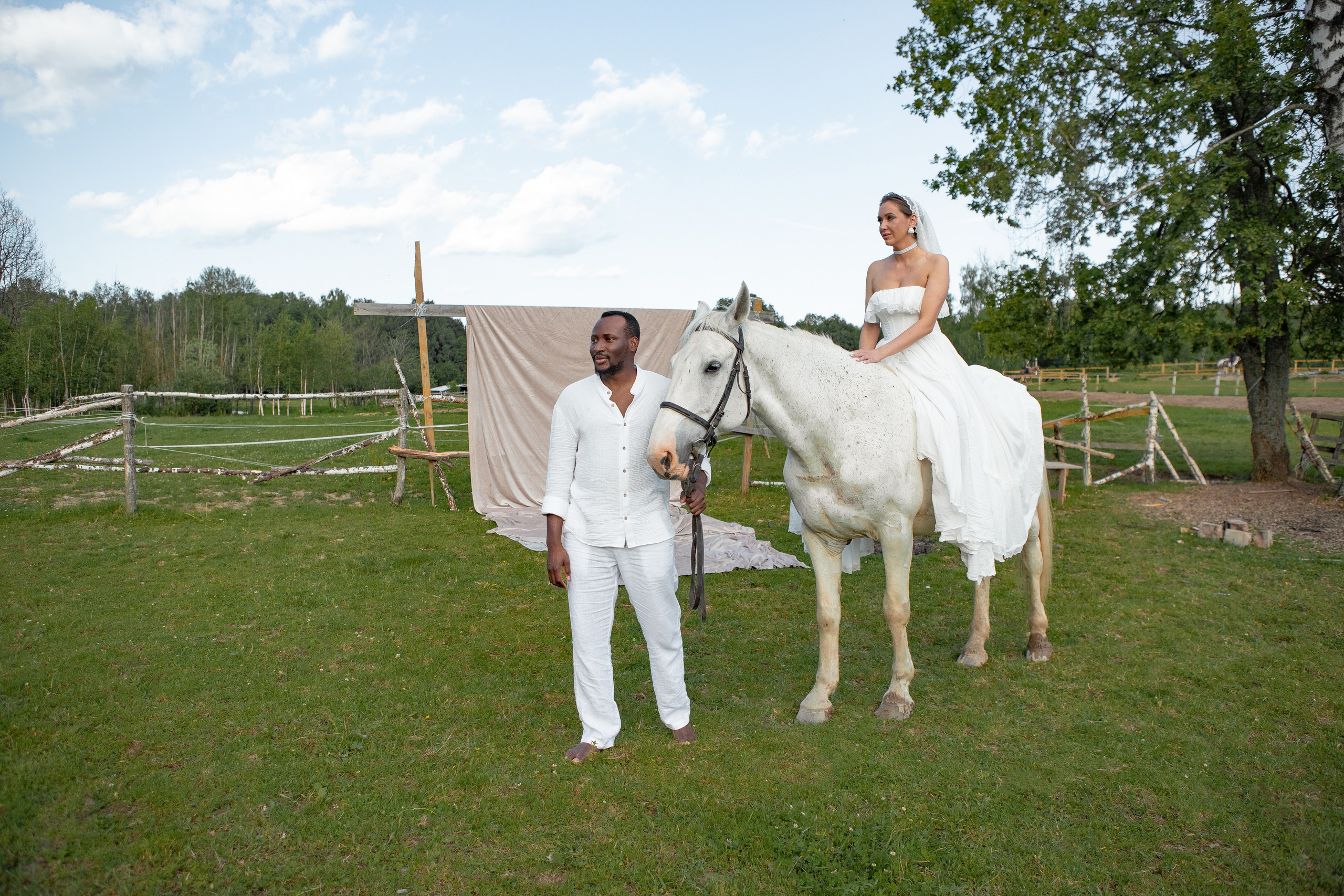 Необычная свадебная фотосессия в Москве с лошадьми