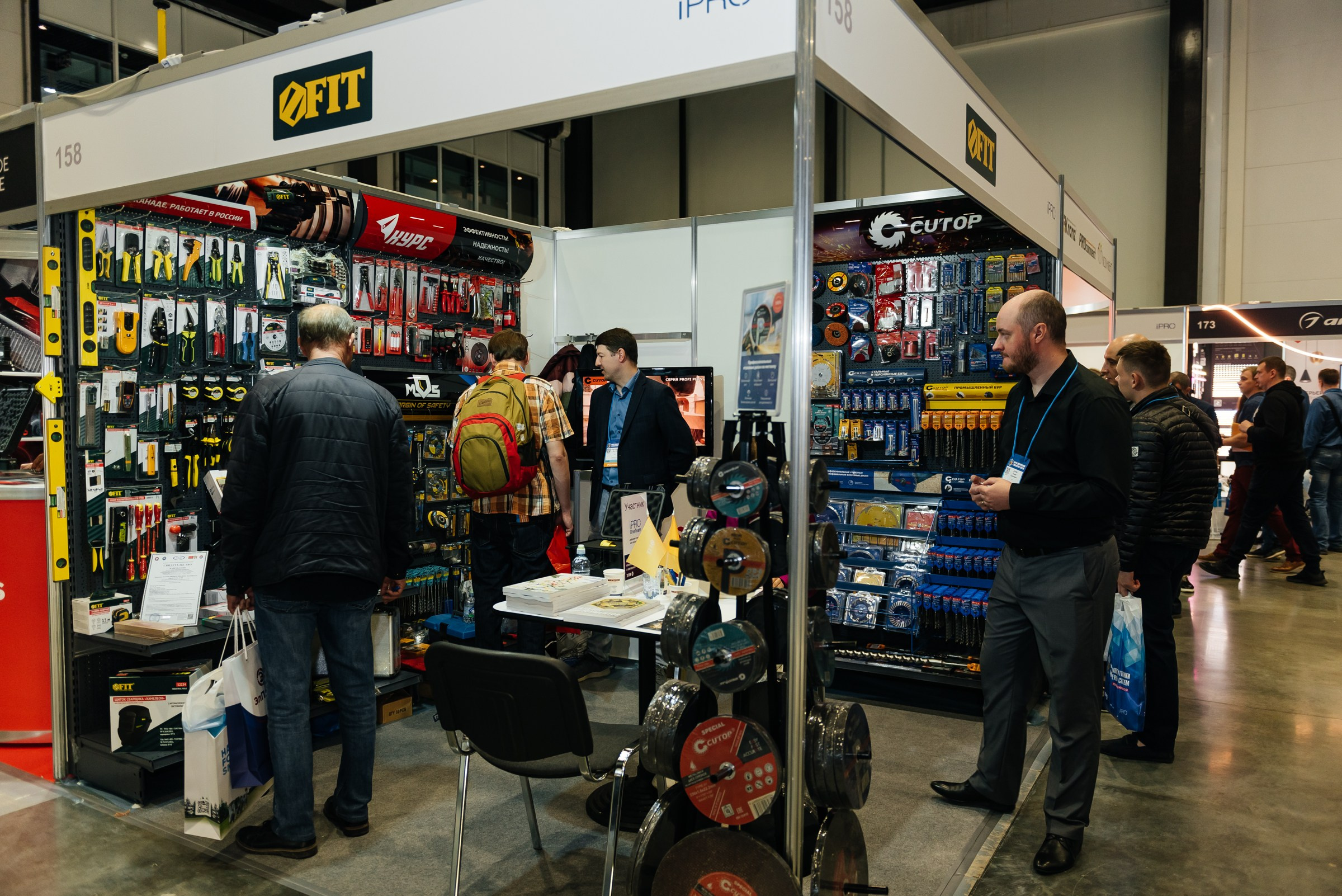 Репортажная съёмка на форуме ЭТМ. Свадебный фотограф в Санкт-Петербурге Венера Ахметова