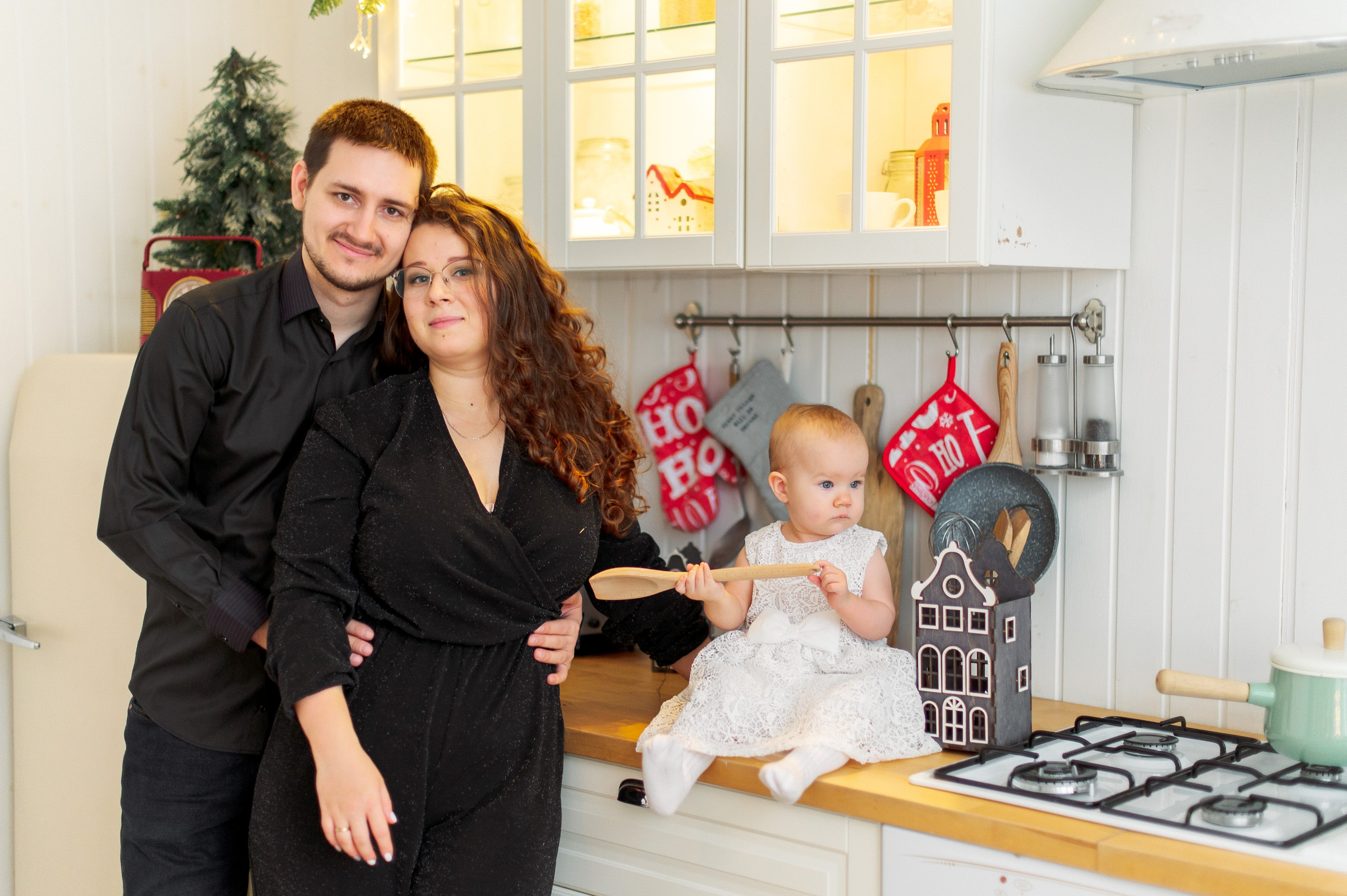 Семейная новогодняя фотосессия в студии. Семейный и свадебный фотограф в Санкт-Петербурге Гришин Юрий