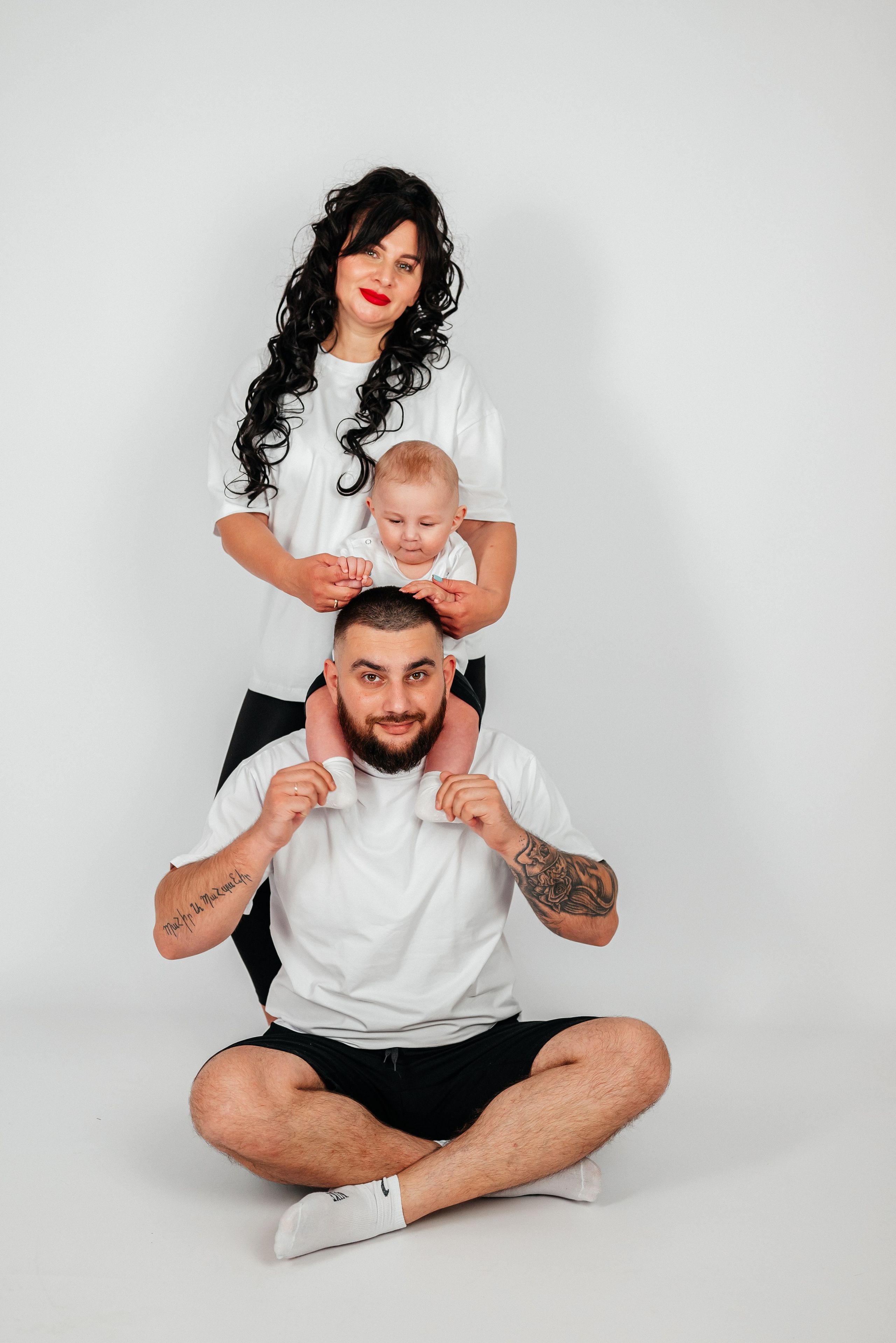 На белом фоне. Семейный фотограф в Краснодаре