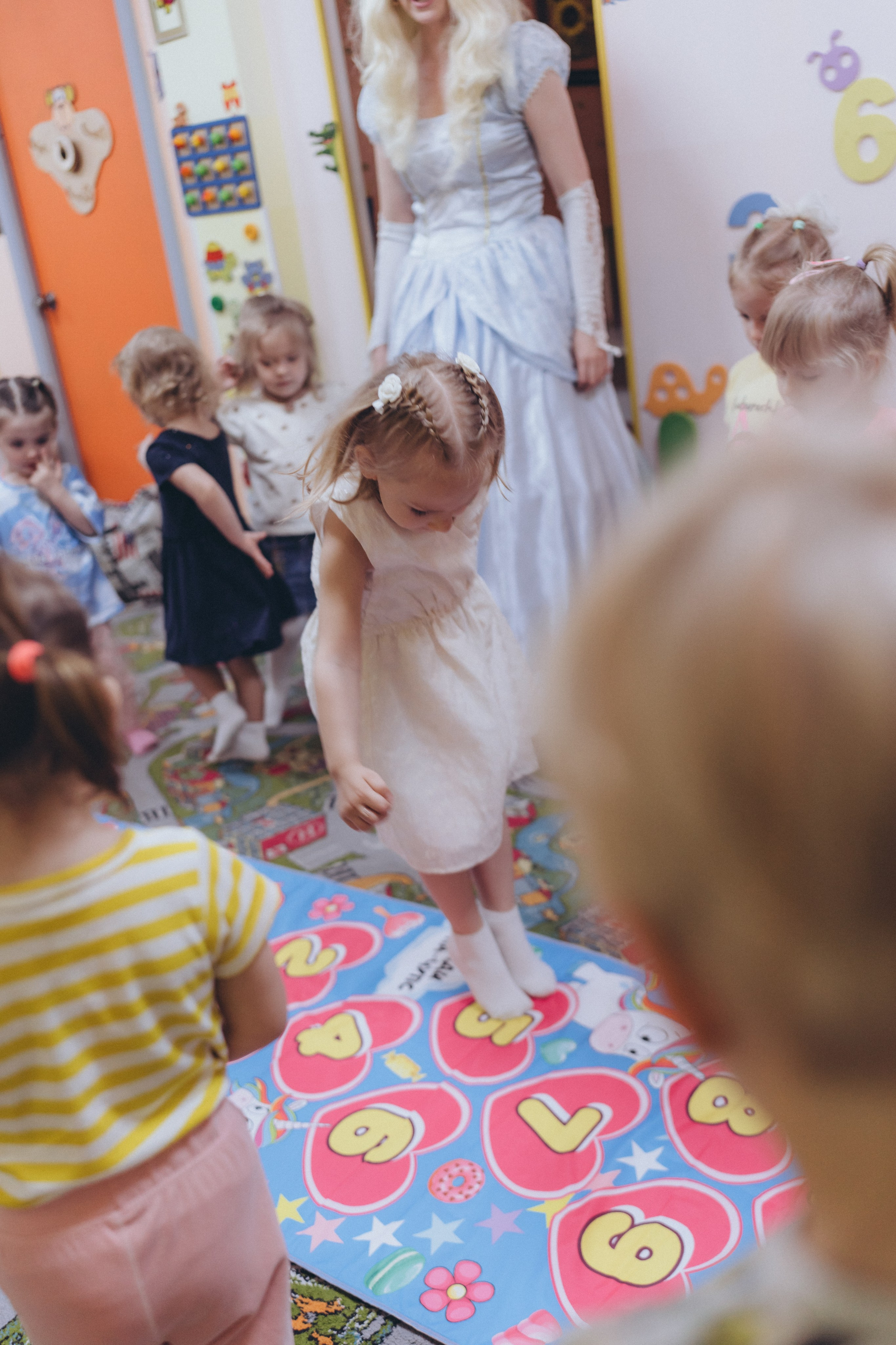 День рождения Алисы (садик). Крис Богомазова