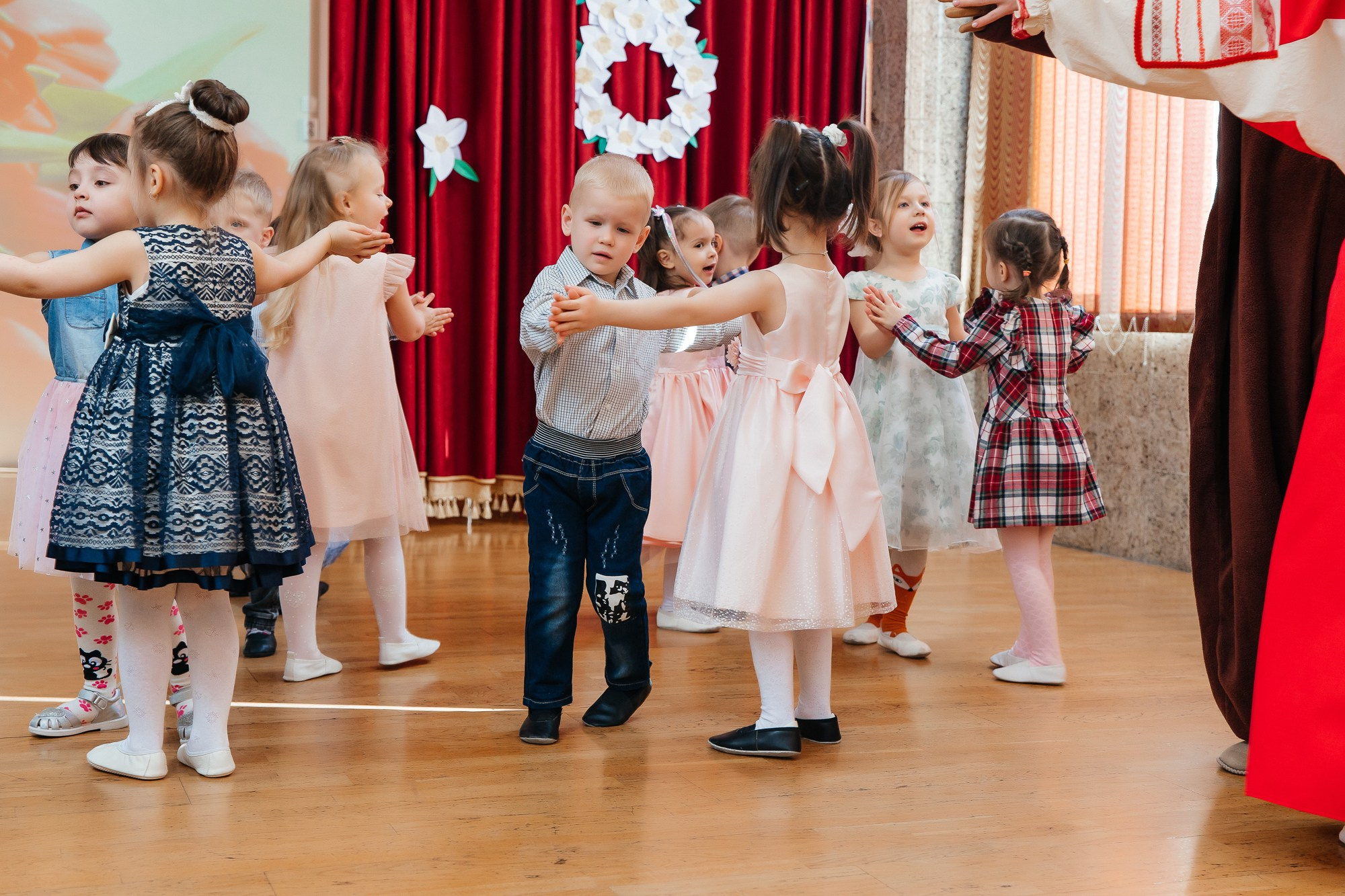 Детский сад № 93 — Утренник (07.03.2023). Свадебный и семейный фотограф Крамар Наталья