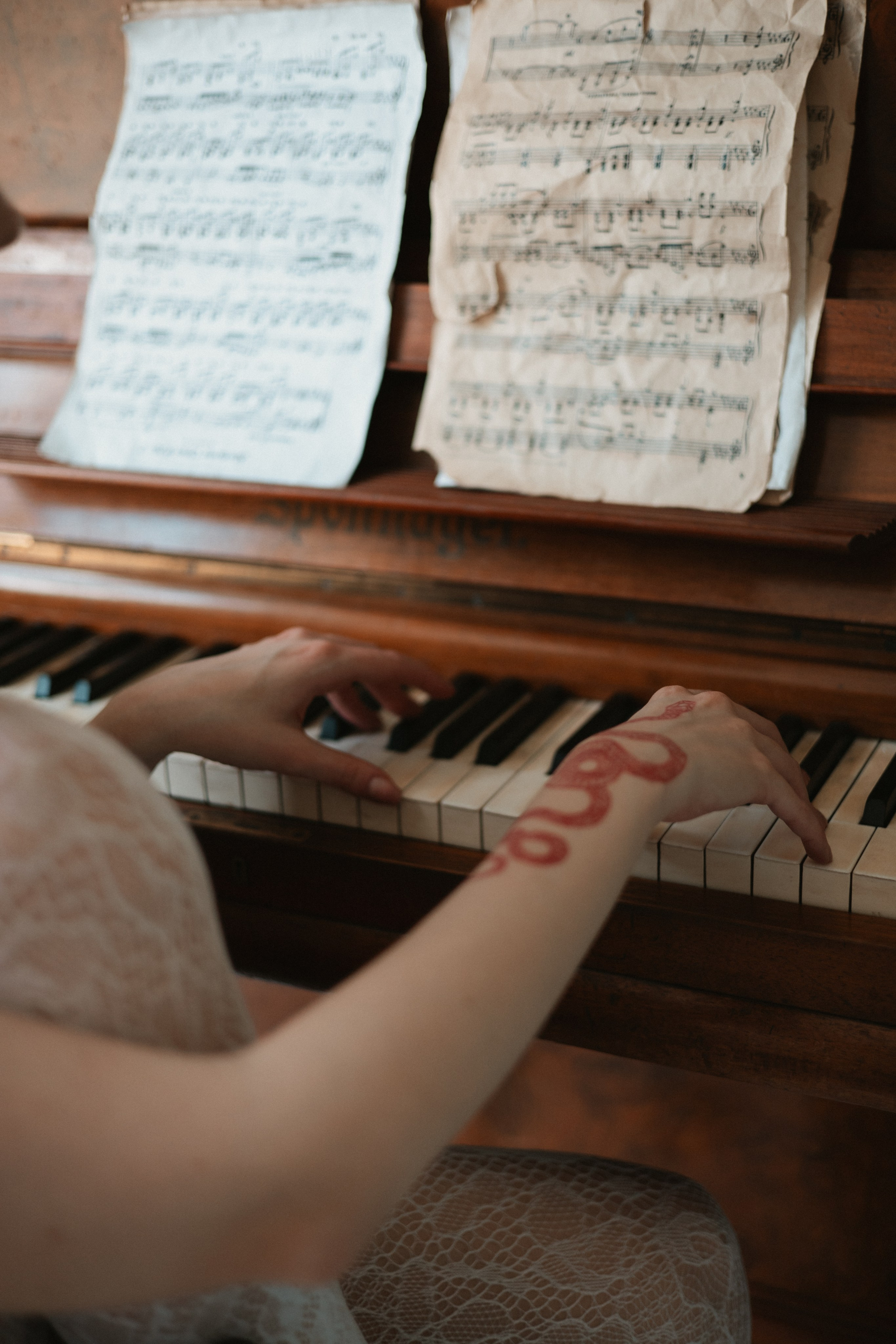 Лолита. Фотограф Julia Milton | Портреты, съемки для маркетплейсов, лавстори, съёмка беременности в Санкт-Петербурге. Обучение фотографии в Спб очно