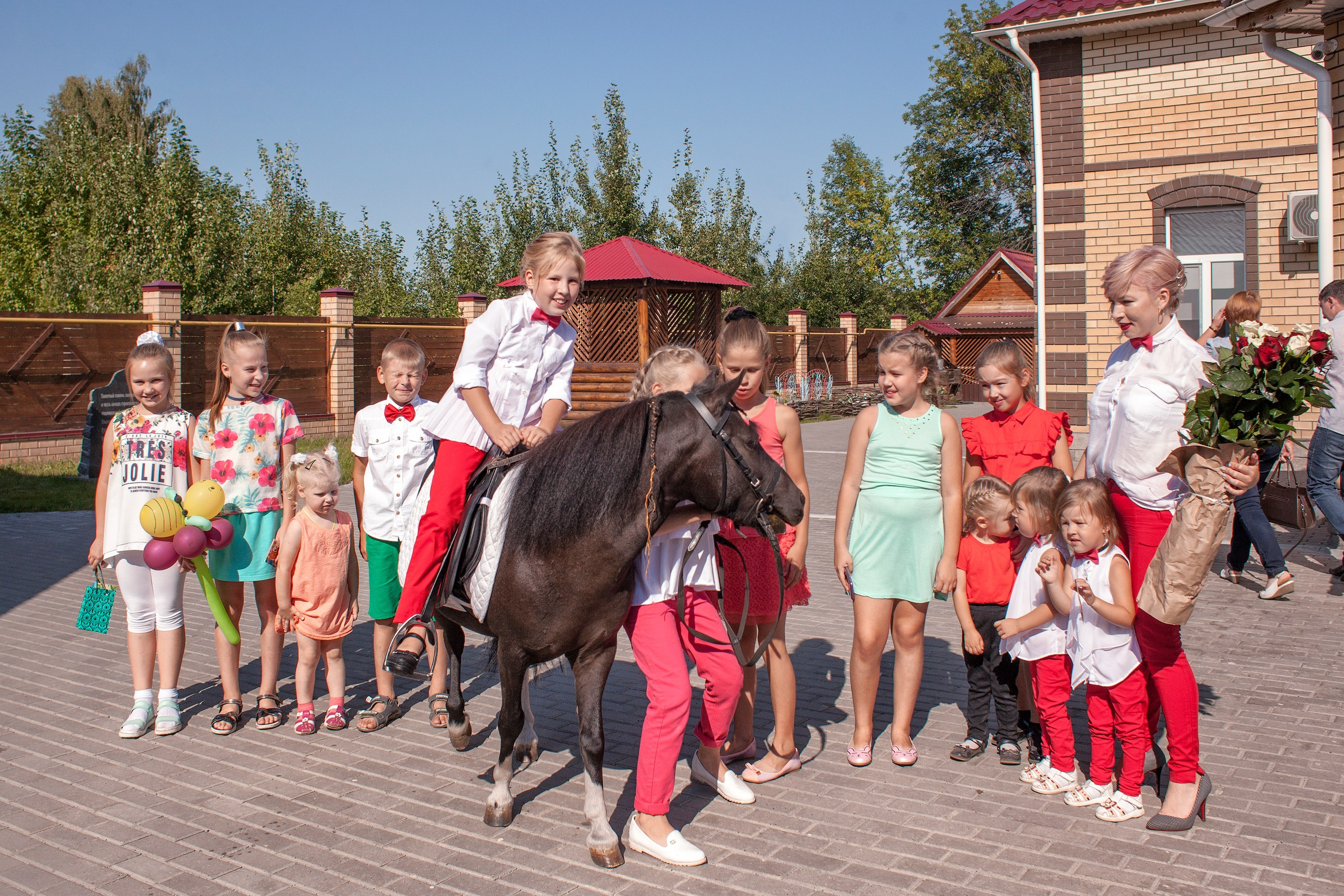 Детские праздники в кафе, организация развлечений для детей.