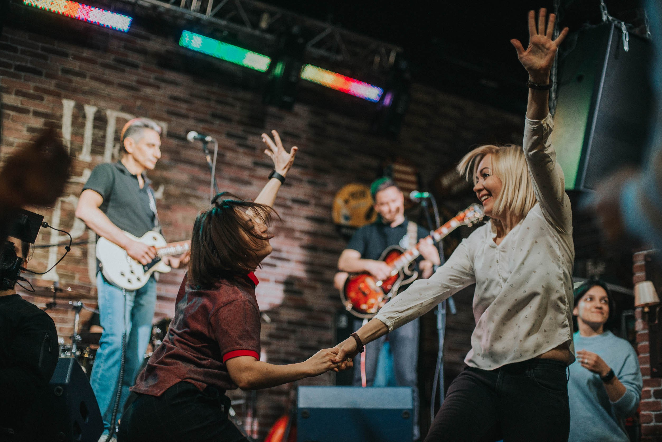 LifePub 16.03.2022. Московская кавер-группа BankBand