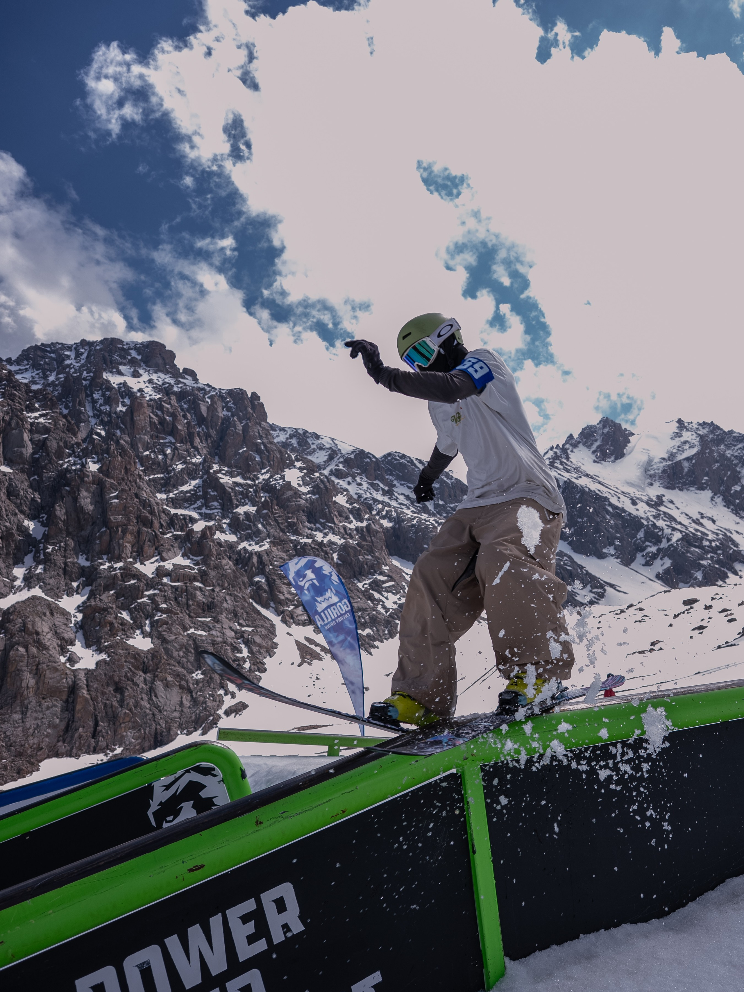Gorilla IMBA CAMP 2026. Сайт Алматинского НЮ АРТ, будуар и фэшн фотографа Дениса Карпенко