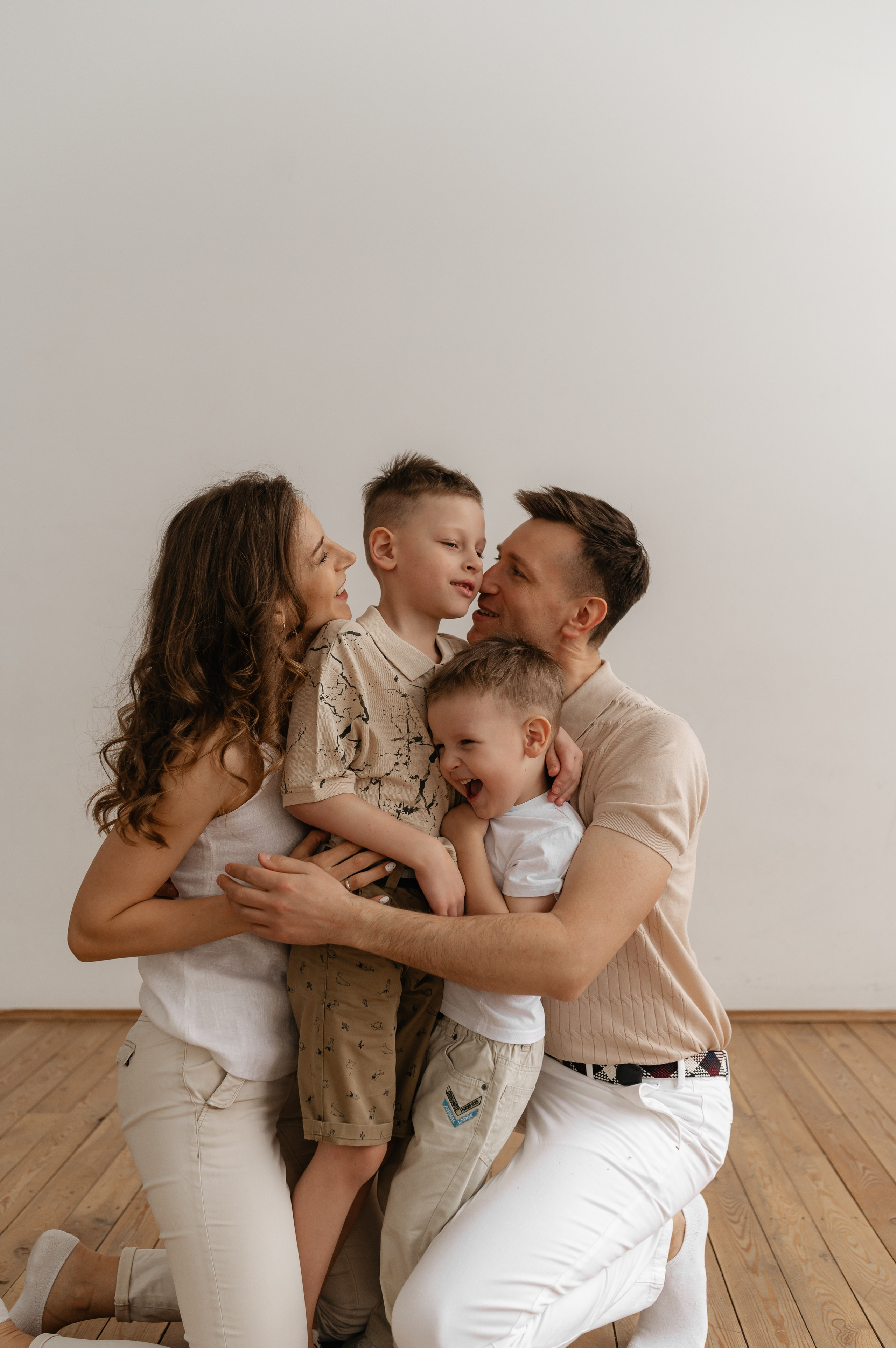 Семейная на циклораме. Главная