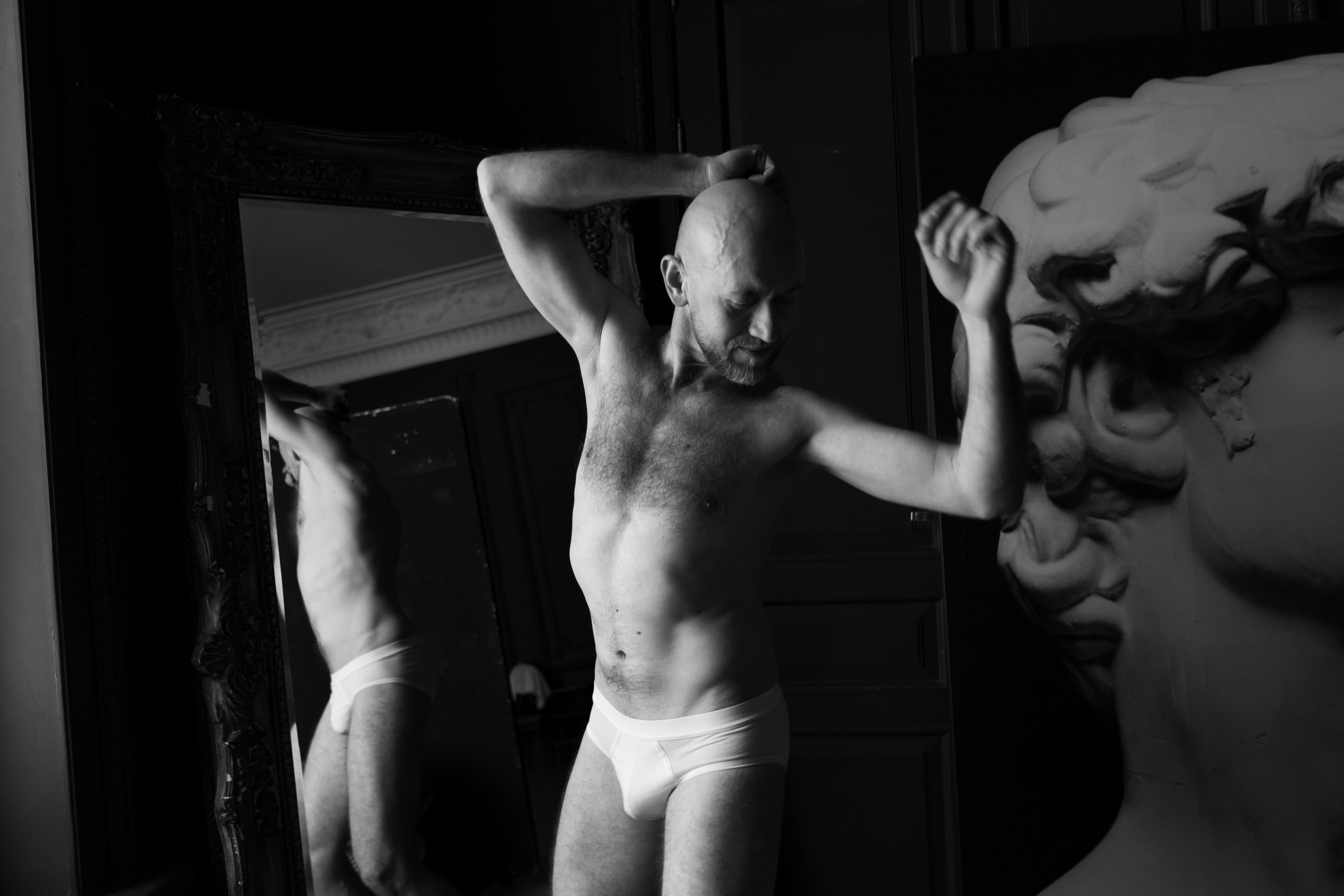 Иван в Gray room. Фотограф Елизавета Потешкина