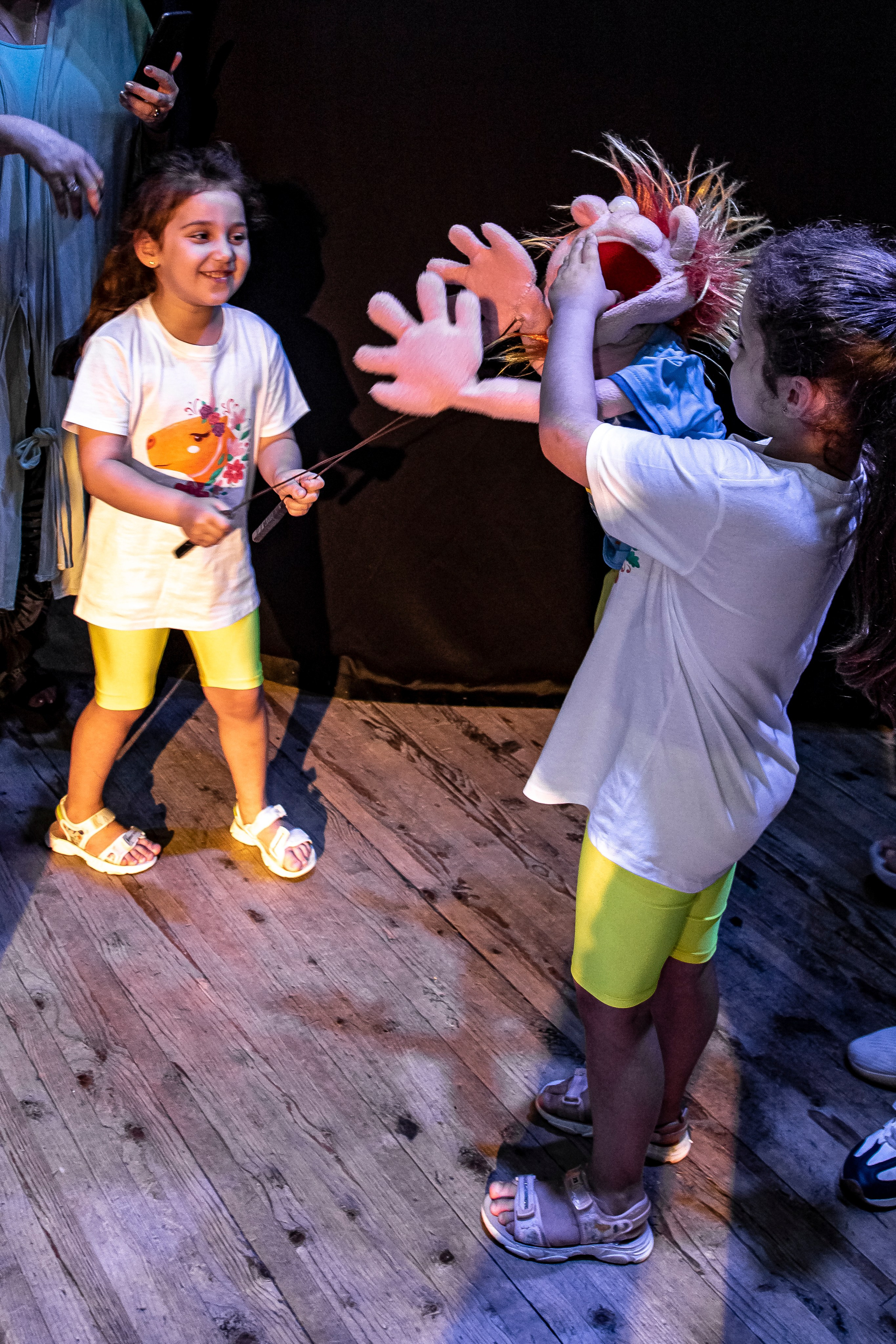 Цирк из Саквояжа спектакль театра САКВОЯЖ. Фотограф в Сочи Юрий Шептаев