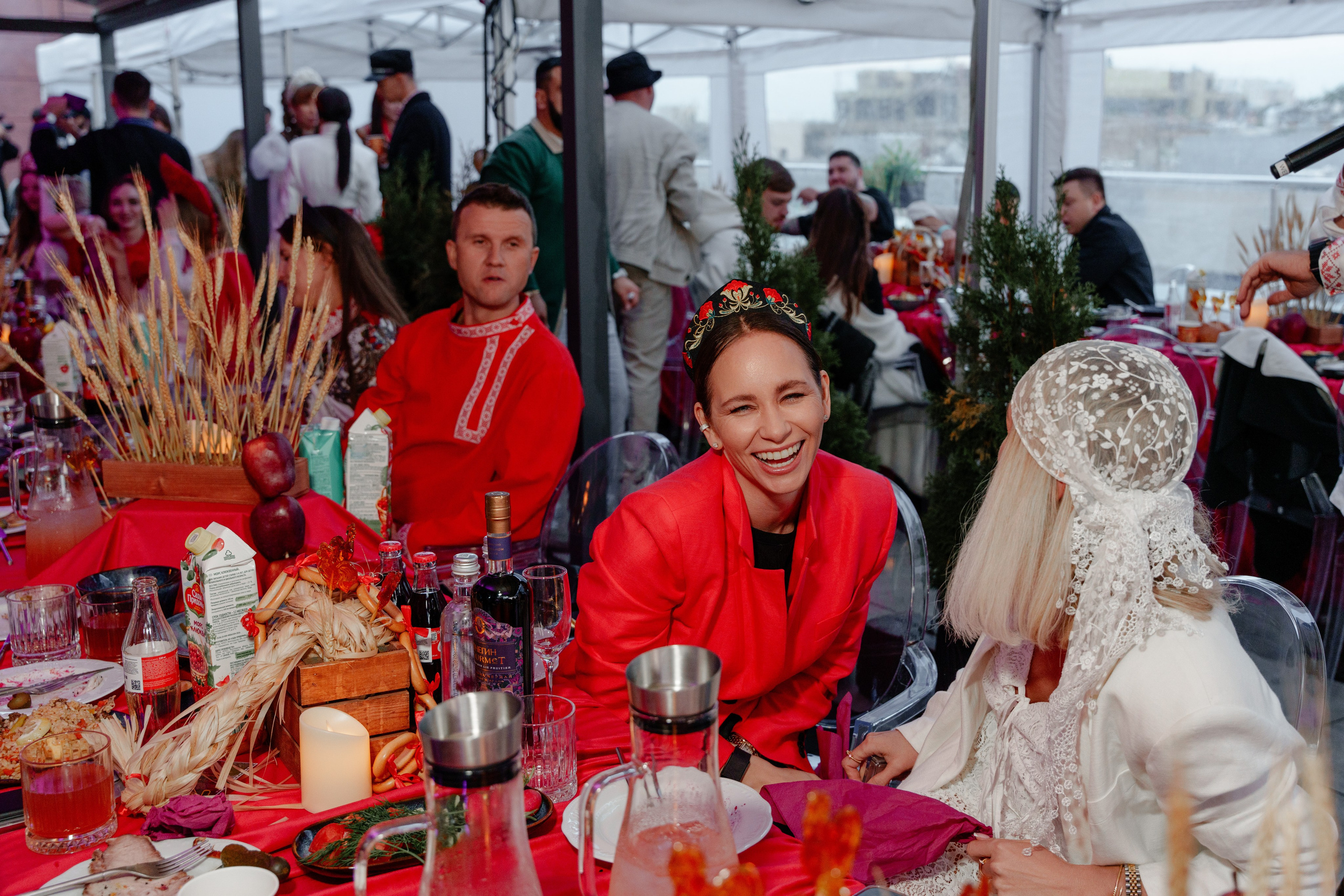 Репортажный фотограф на гендер пати в славянском стиле в Москве. Репортажный фотограф Москва Сергей Дружинин