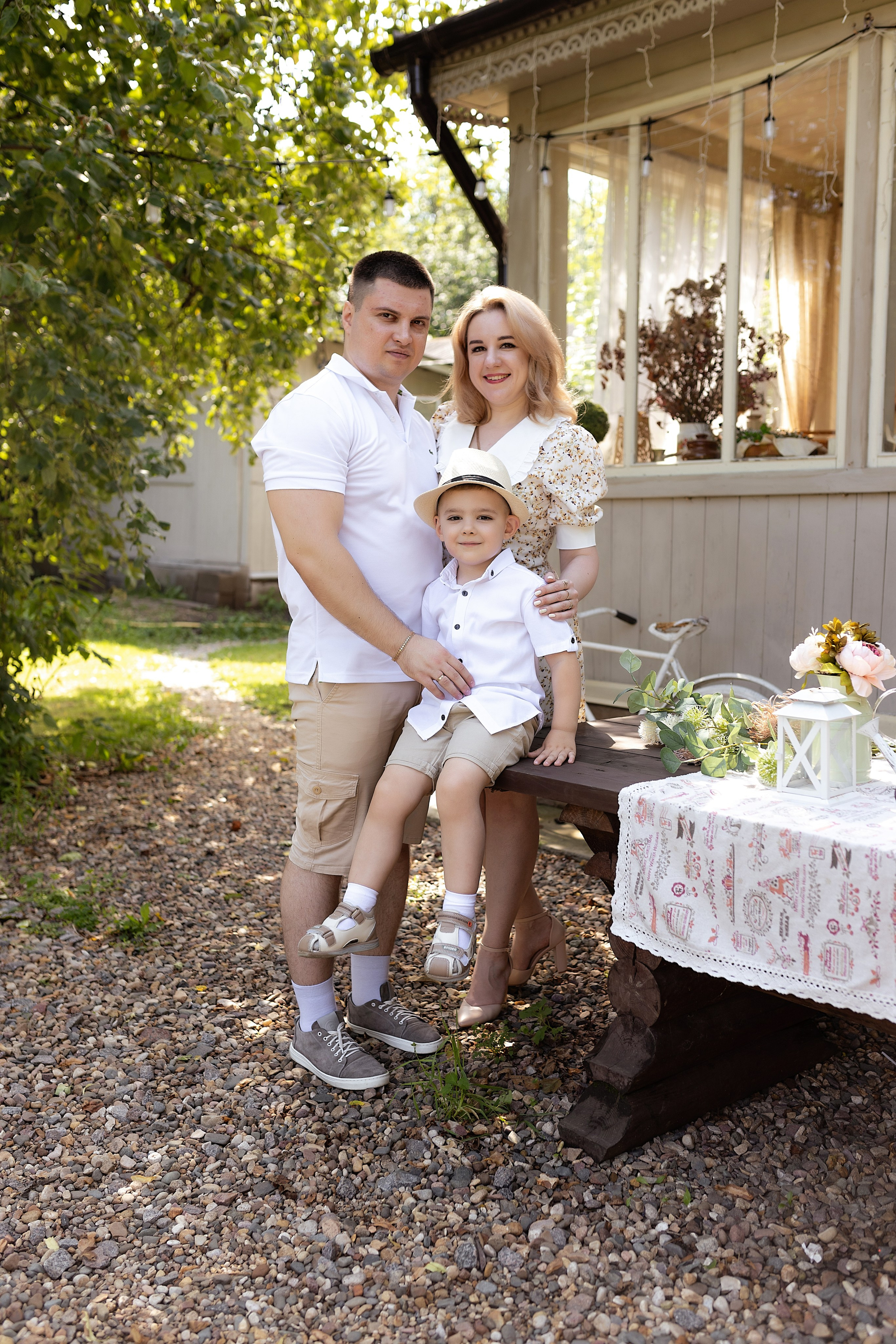 Семейная фотосессия на фотодаче в Купавне. Фотограф в Железнодорожном и Балашихе